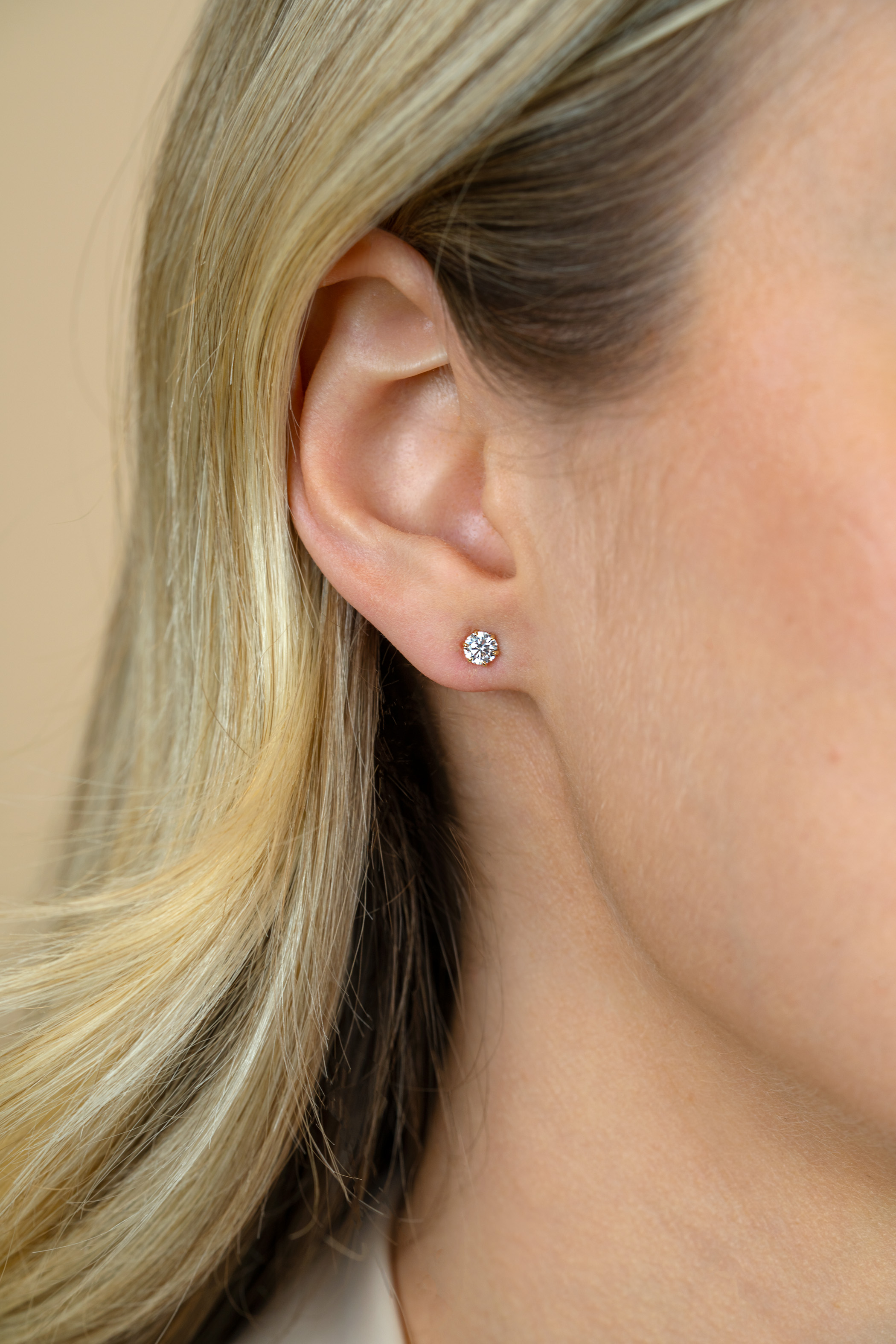 4mm ZINZI Gold 14 krt gouden oorknoppen zespootszetting met ronde witte zirconia ZGO455
