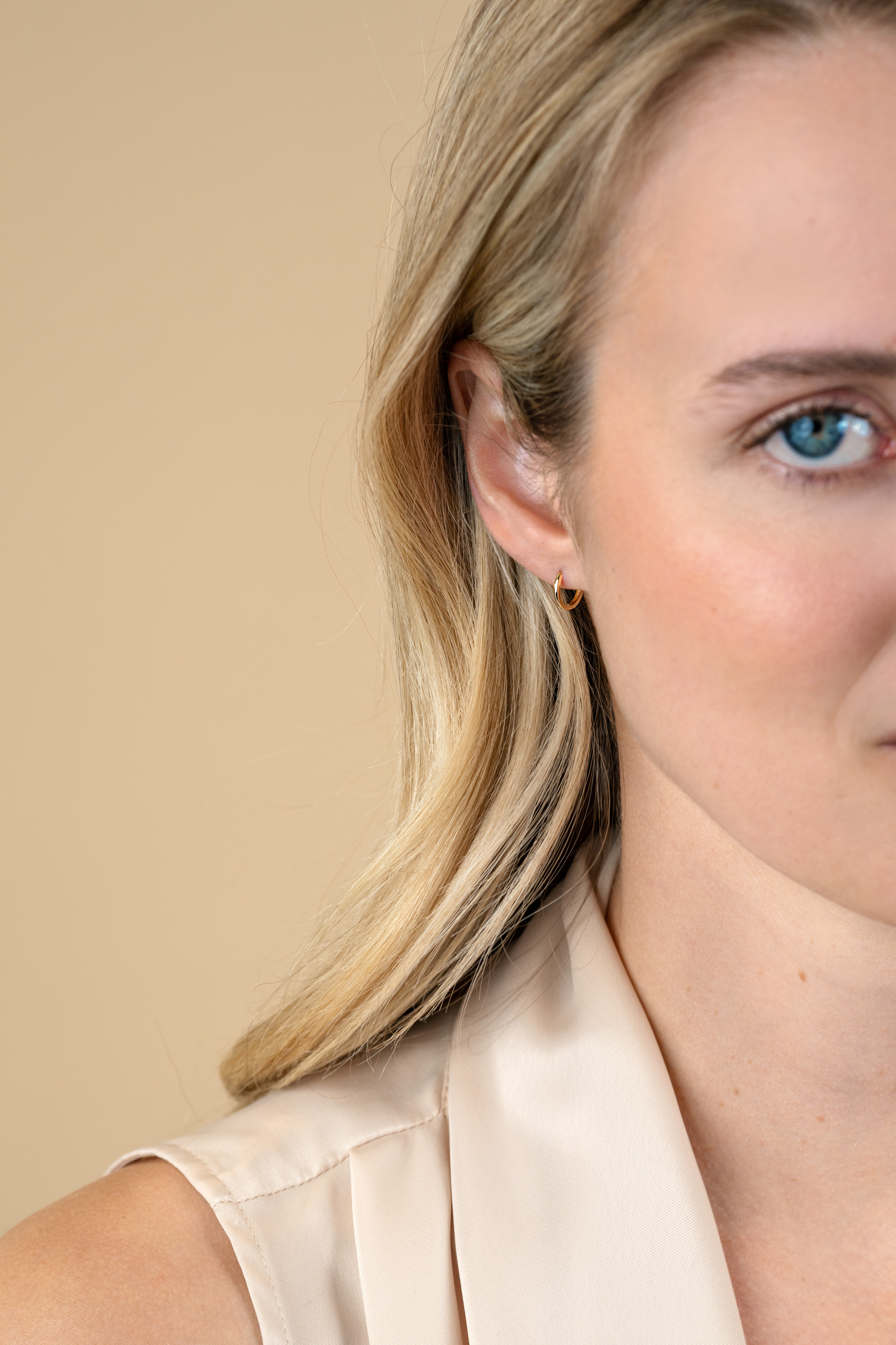 10mm ZINZI Gold 14 karaat gouden oorringen met luxe scharniersluiting 10 x 1,2mm ZGO523