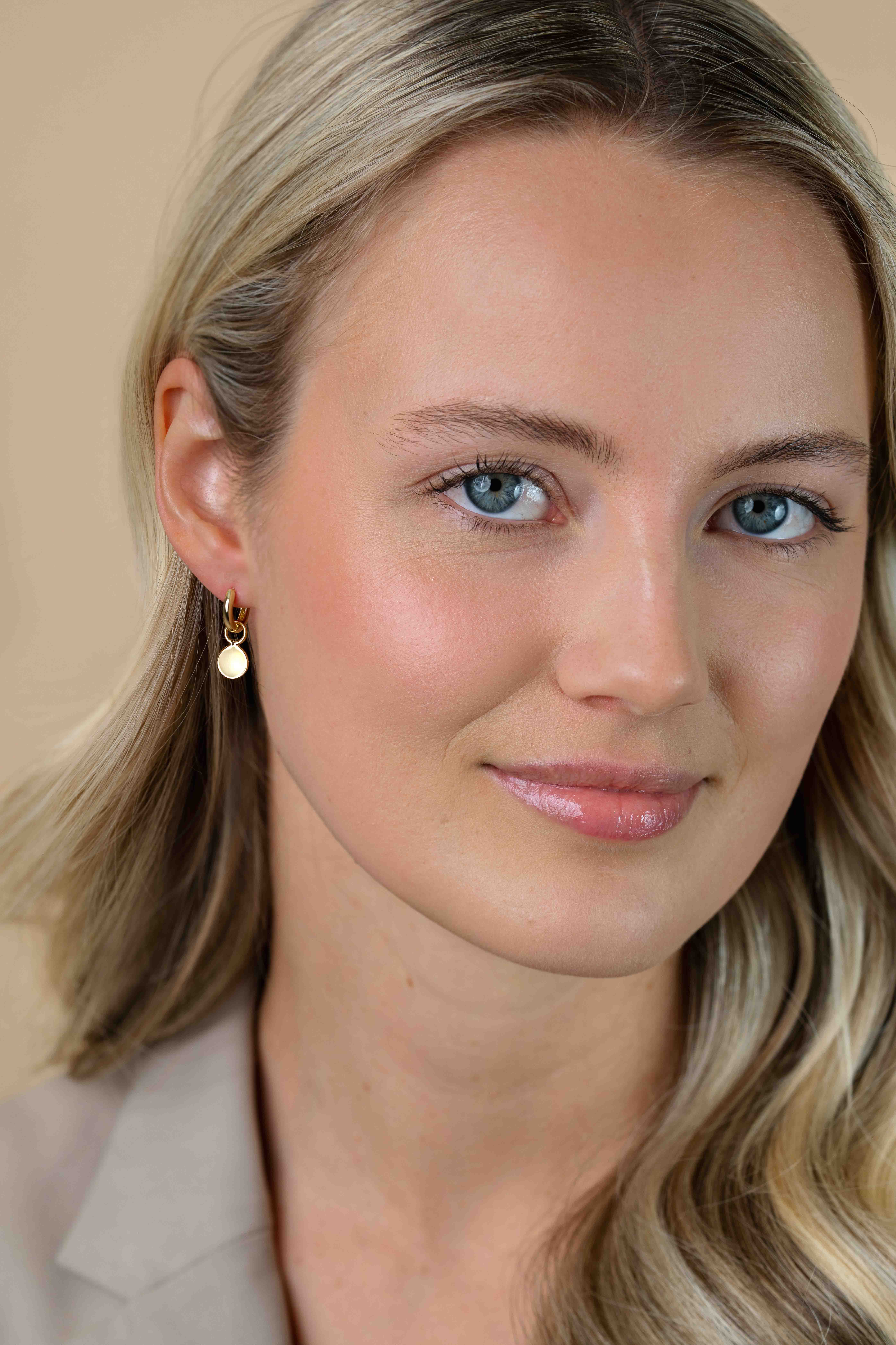 ZINZI gold plated zilveren oorbedels rond 8mm ZICH2345G (zonder oorringen)