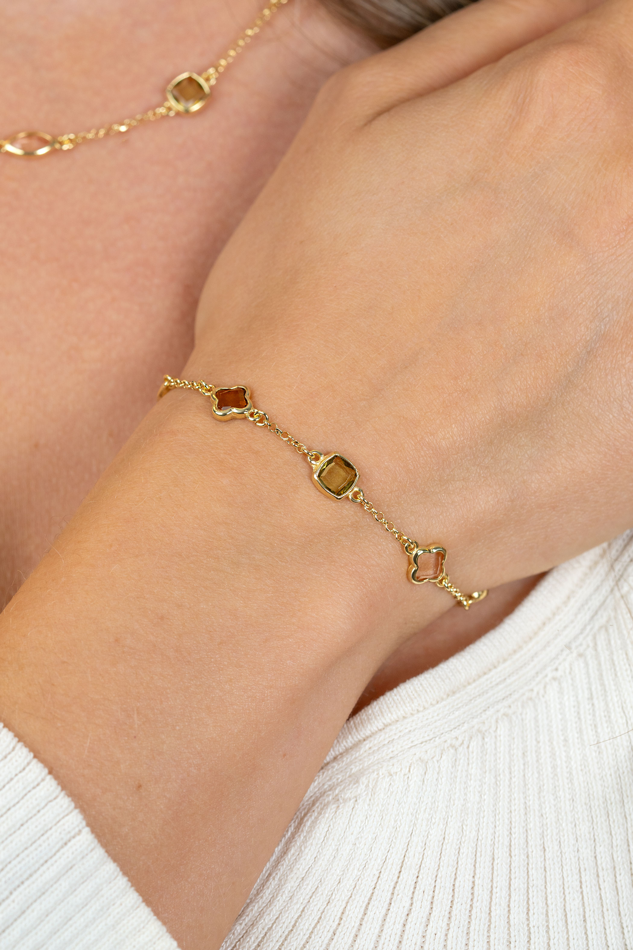 ZINZI gold plated zilveren fantasie armband met speelse vormen bruin en olijfgroen ZIA2771