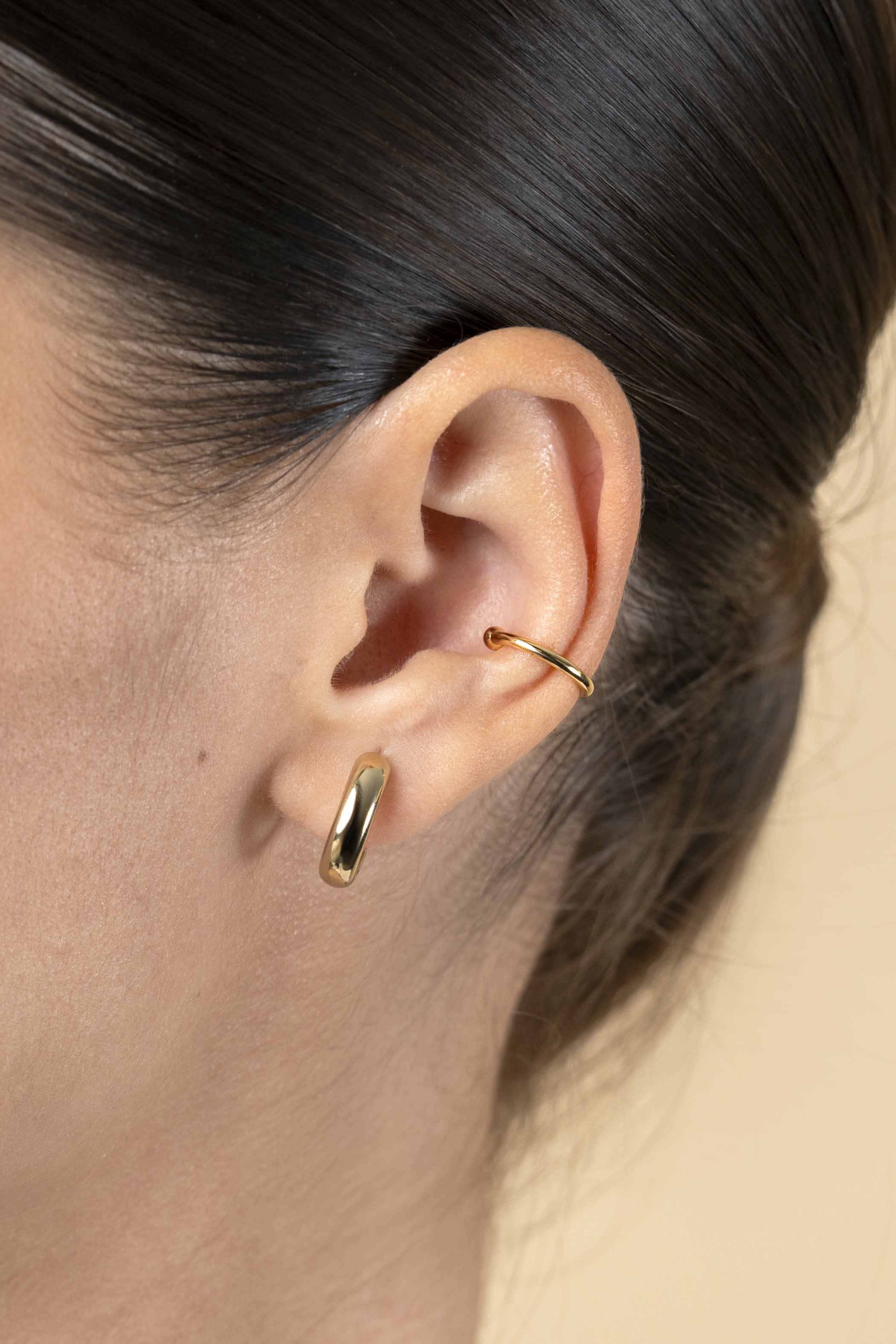 12,5mm ZINZI gold plated zilveren ear cuff gladde buis per stuk geprijsd ZIO-CUFF1G