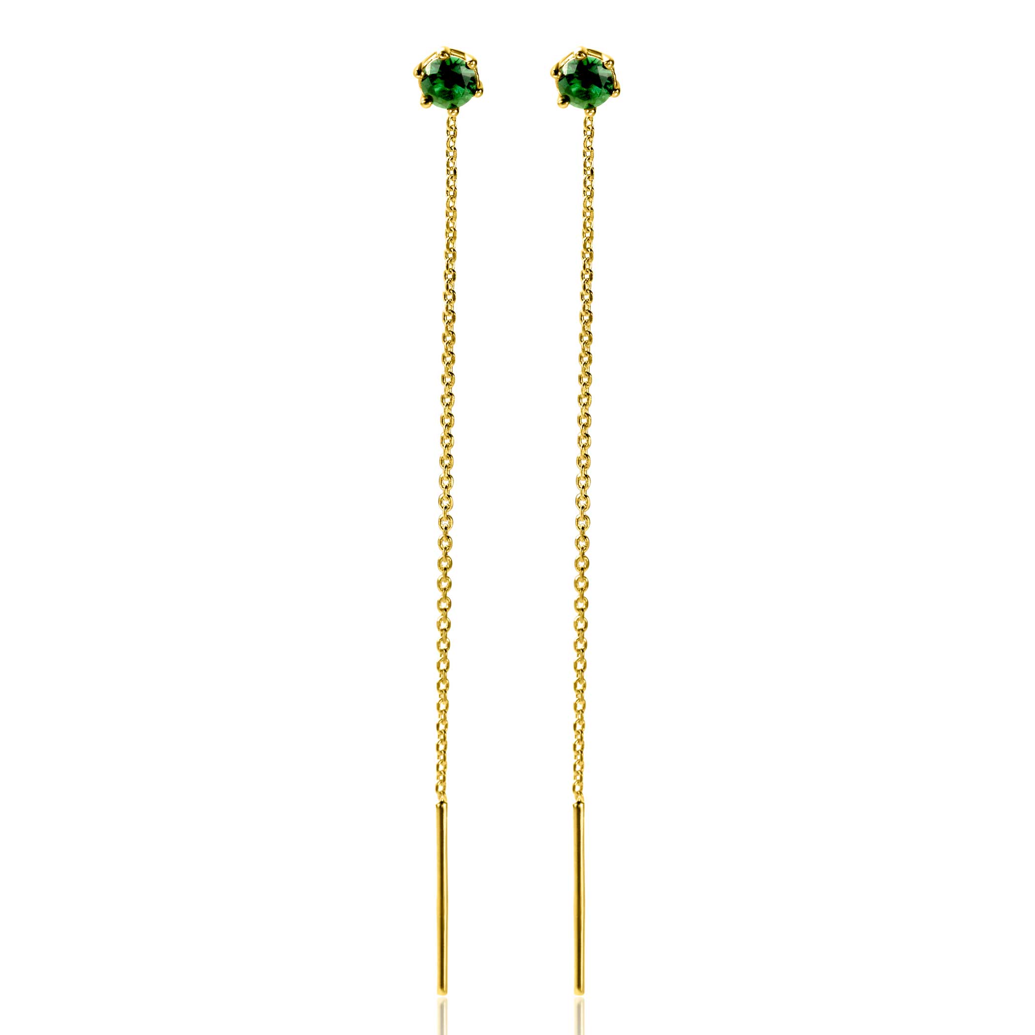 80mm ZINZI gold plated zilveren doortrek oorbellen met chatonzetting 5mm groene kleursteen en sierlijk kettinkje ZIO2576GG
