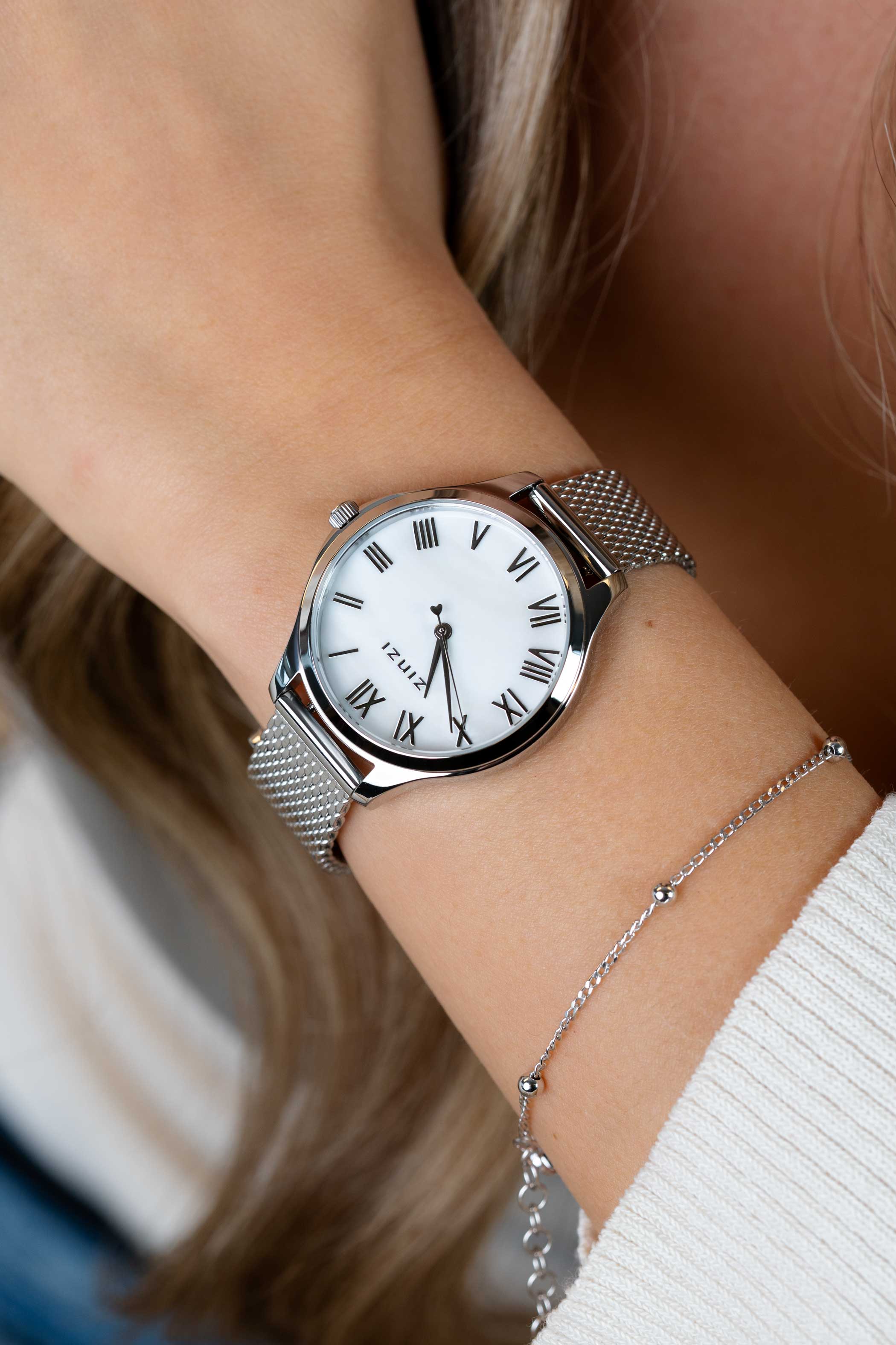 ZINZI horloge JULIA 34mm wit parelmoer wijzerplaat romeinse cijfers stalen kast en meshband ZIW1117M
