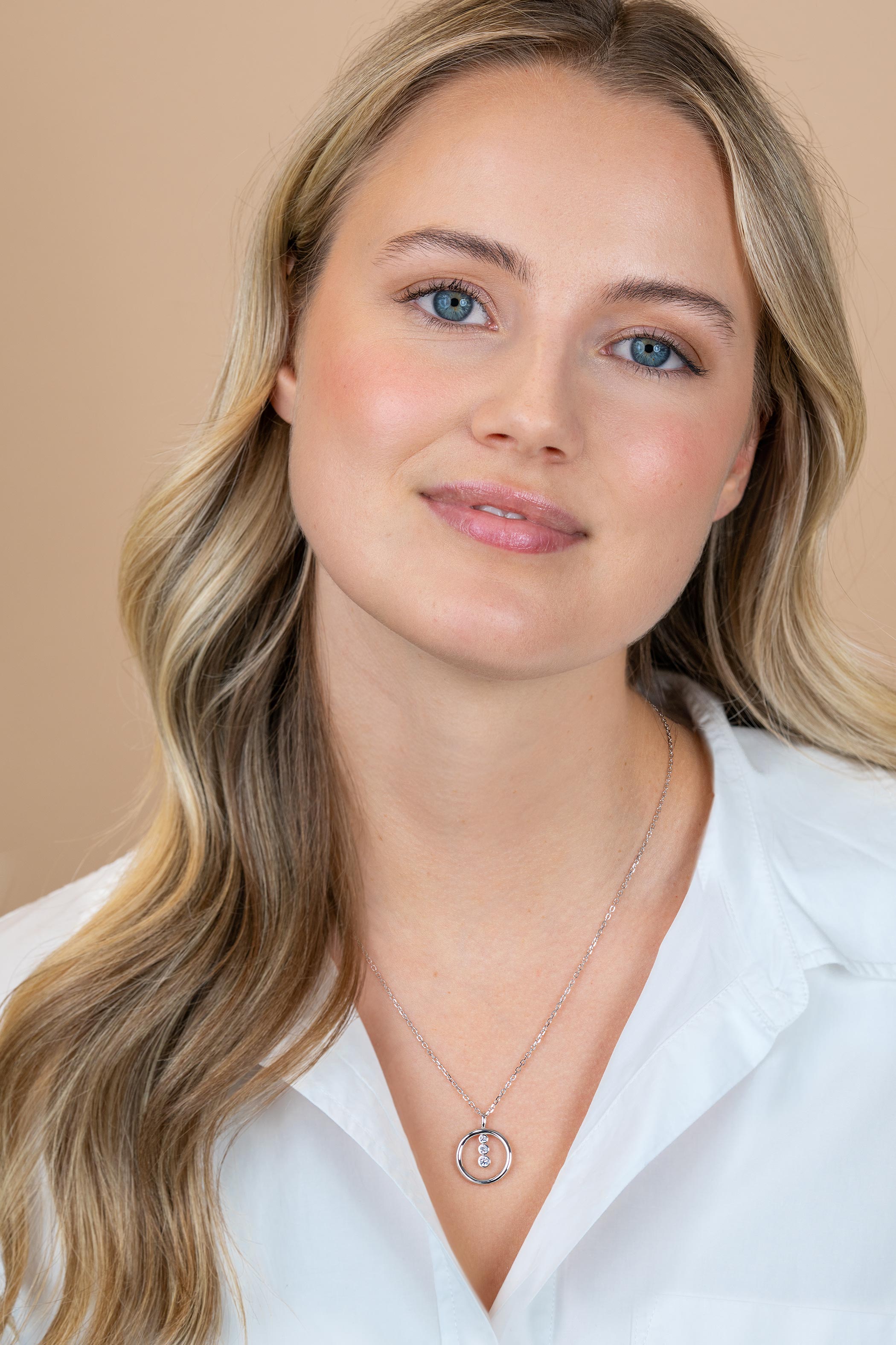 ZINZI zilveren ketting 45cm met ronde hanger en drie fonkelende witte zirkonia's ZIC2820