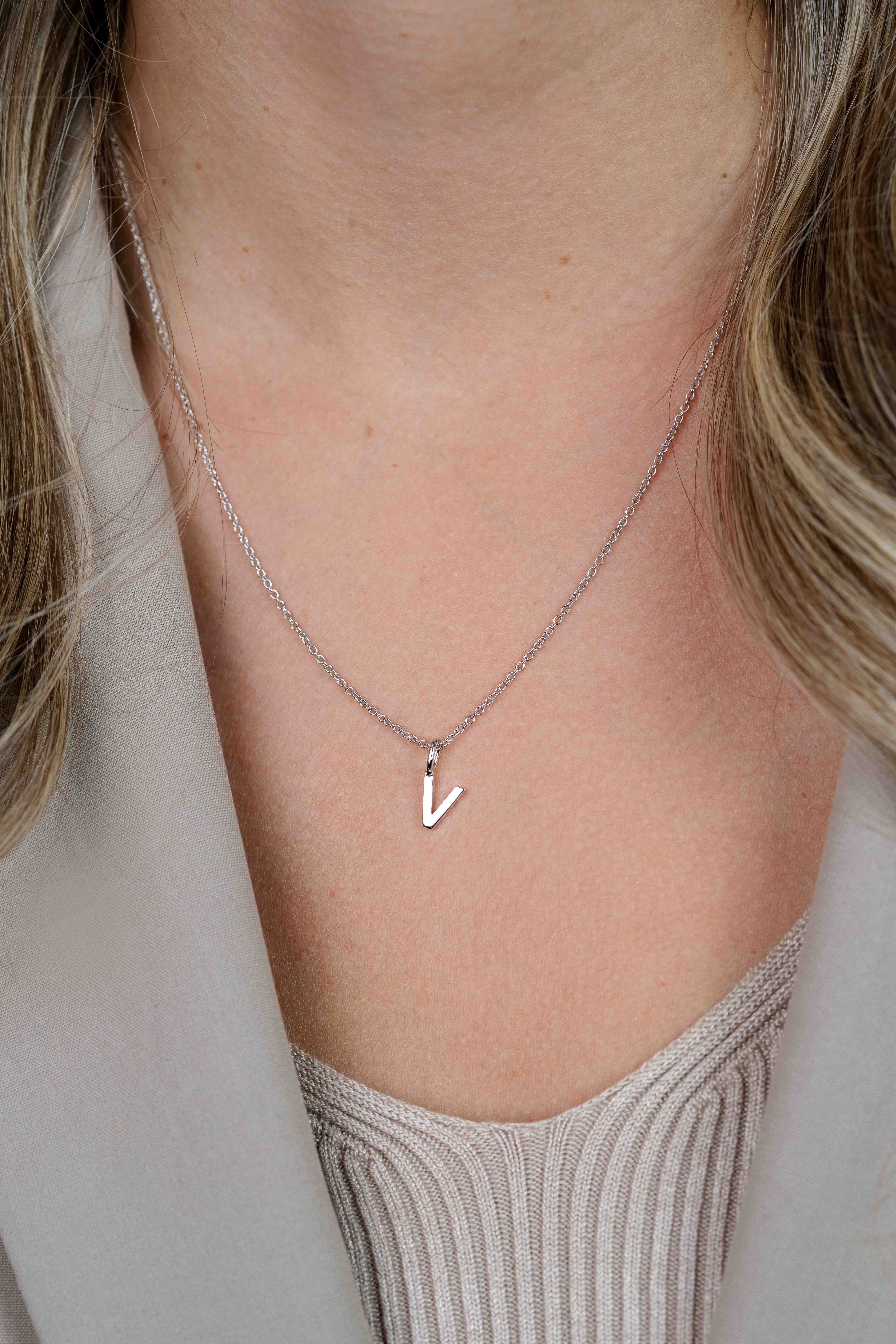 ZINZI zilveren letter hanger V ZIH2140V