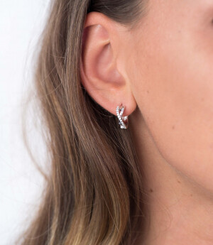 ZINZI zilveren oorringen kruislings glad wit 15x5mm met luxe klapsluiting ZIO1569
