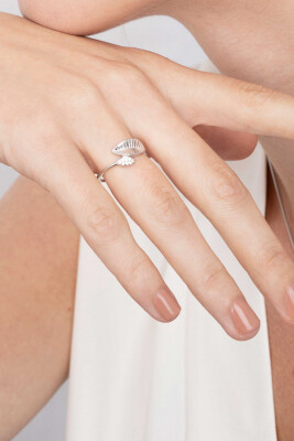 ZINZI zilveren ring blaadjes bewerkt witte zirconia ZIR2087