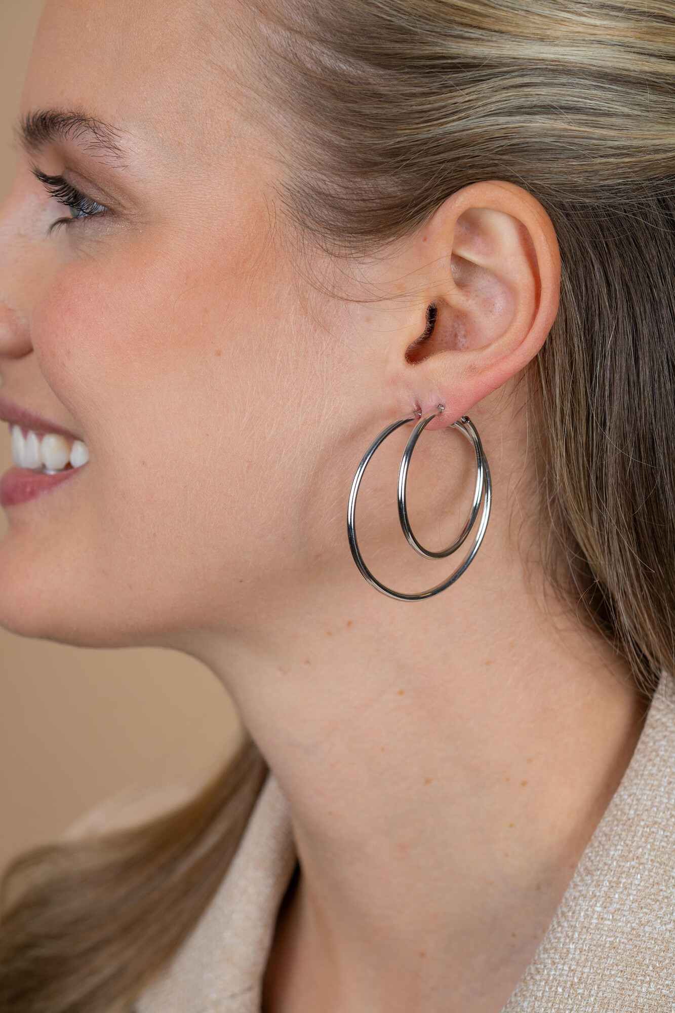 Giftset: Twee paar grote zilveren oorringen, perfect op elkaar afgestemd in één trendy set (ZIO435 en ZIO436) GIFTSET13