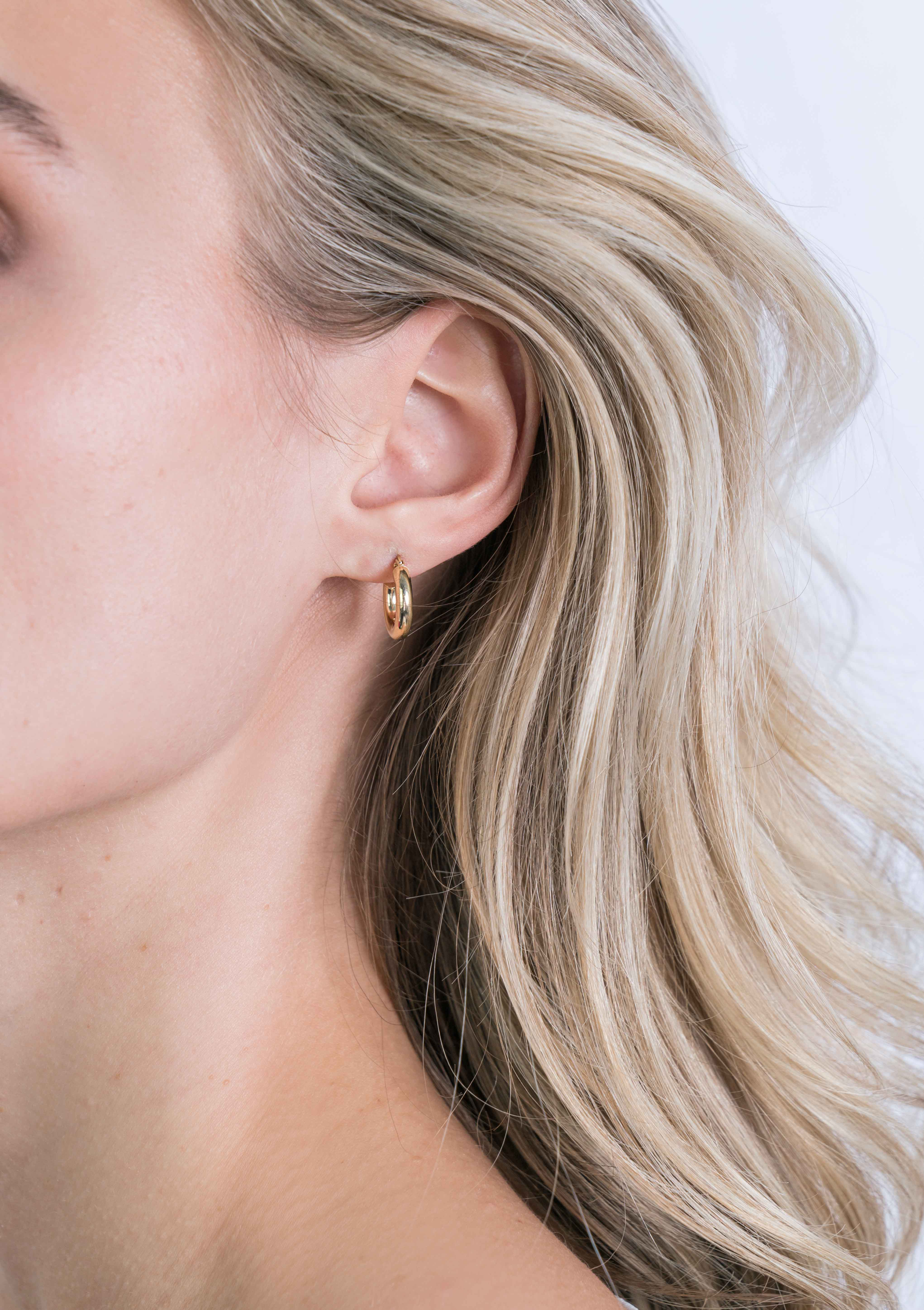 ZINZI Gold 14 karaat gouden oorringen ronde buis 13 x 3mm ZGO129


