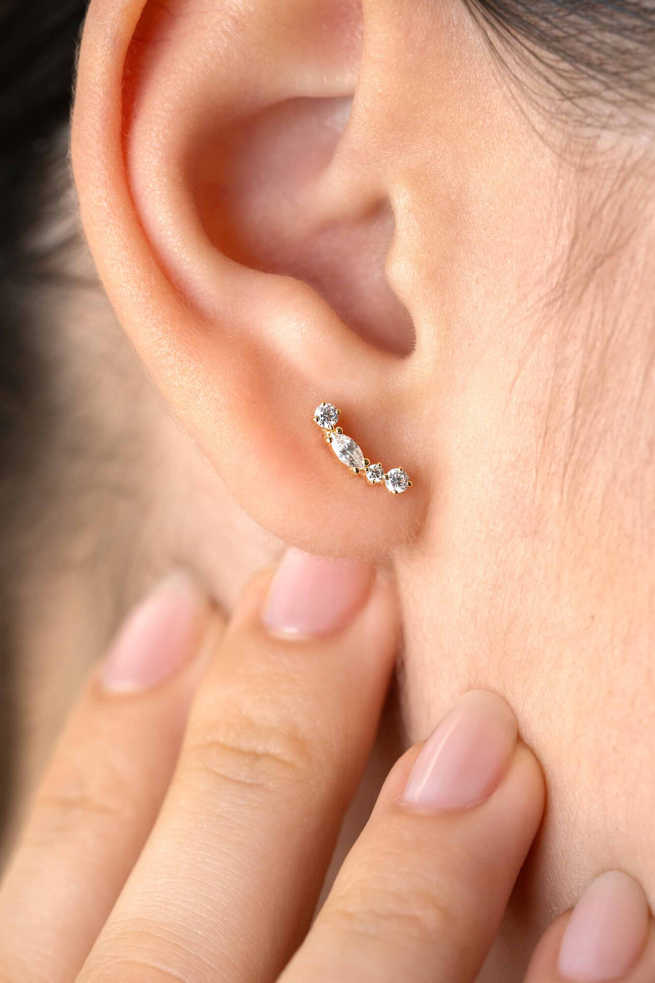 10mm ZINZI Gold 14 krt gouden fantasie oorstekers bezet met vierkante en peervormige witte zirconia's ZGO464