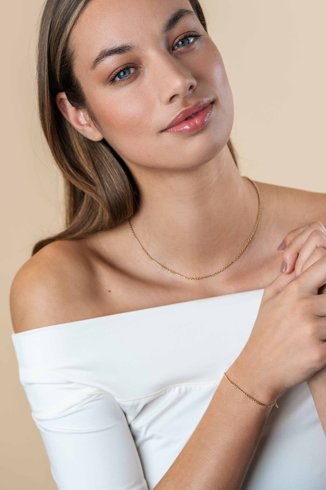 ZINZI Gold 14 karaat gouden massieve armband met bewerkte gedraaide staafjes en fijne jasseron schakels 2mm breed 17-19cm ZGA500
