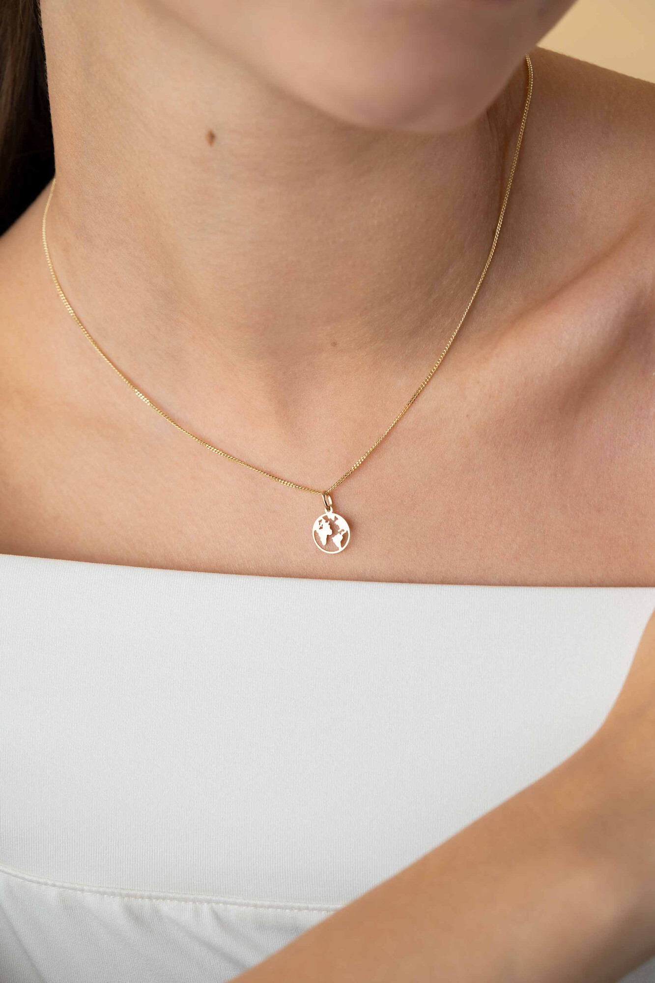 15mm ZINZI Gold 14 krt gouden hanger met wereldkaart ZGH474 (zonder collier)
