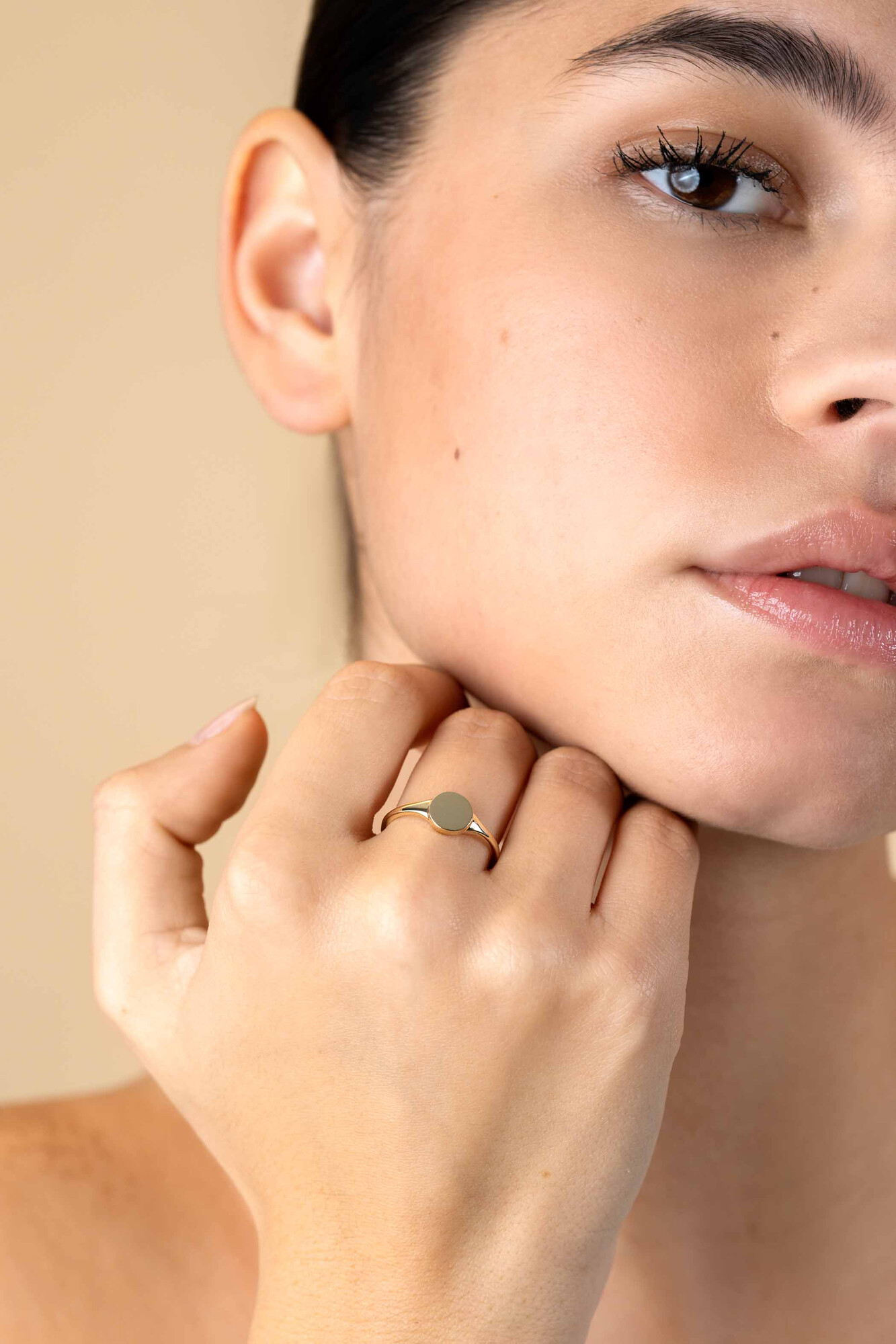 ZINZI Gold 14 krt gouden monogram ring met ovaal plaatje van 7mm ZGR406C