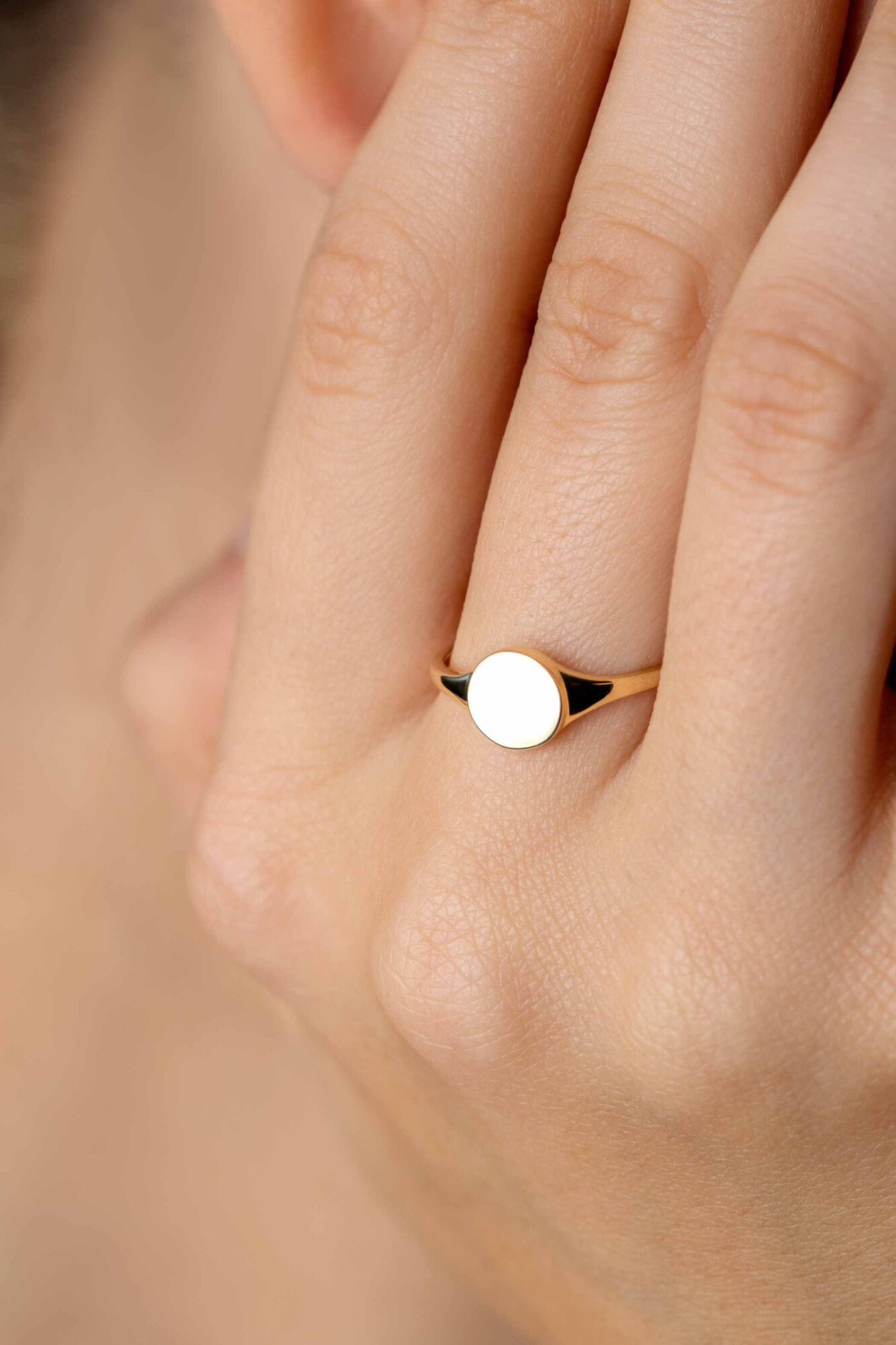 ZINZI Gold 14 krt gouden monogram ring met ovaal plaatje van 7mm ZGR406C