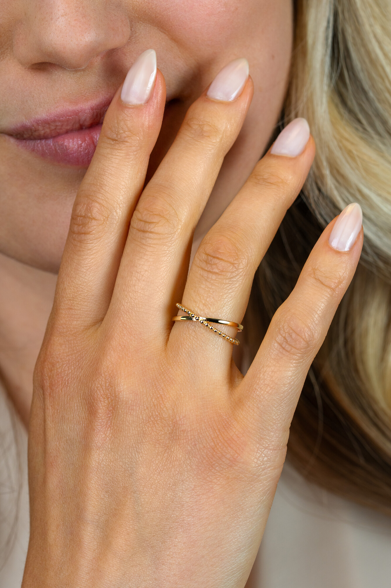 ZINZI Gold 14 krt gouden cross-over ring (5mm breed) glad en bolletjes ZGR539