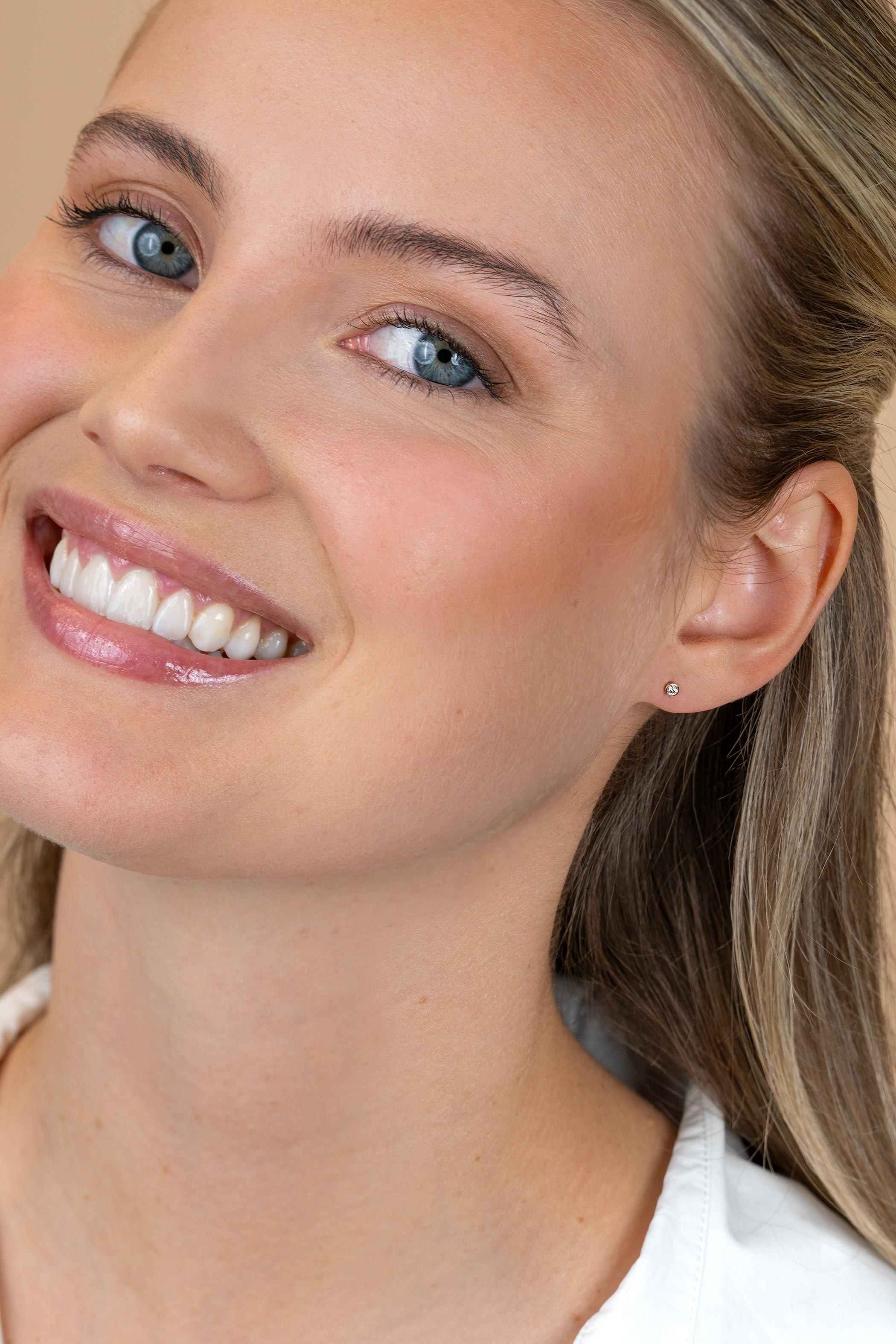 2,5mm ZINZI Gold 14 krt gouden oorstekers met ronde witte zirconia in glad kastje ZGO563
