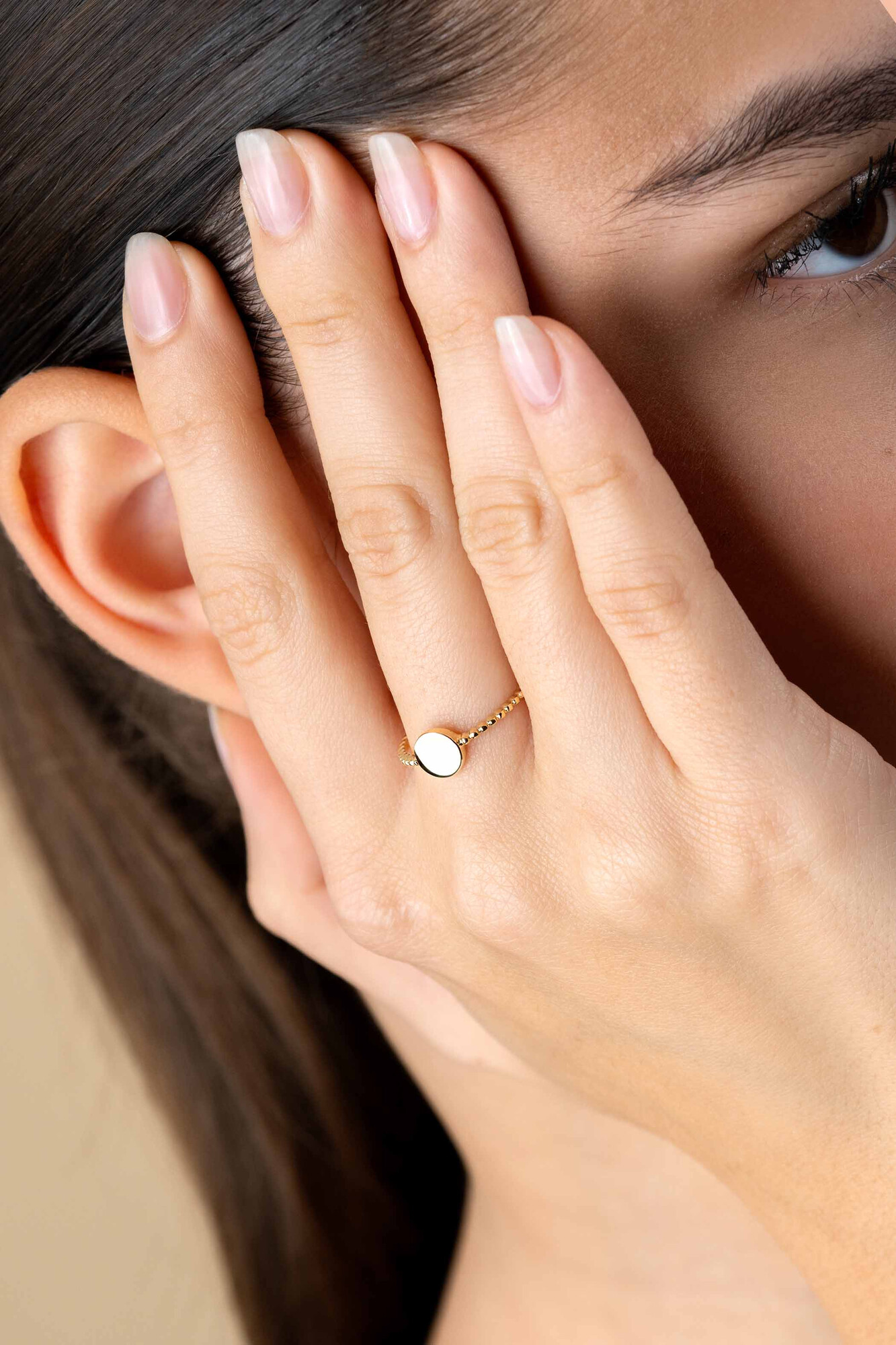 ZINZI Gold 14 krt gouden ring met bolletjes scheen en glanzend rond plaatje van 6,5mm ZGR399C