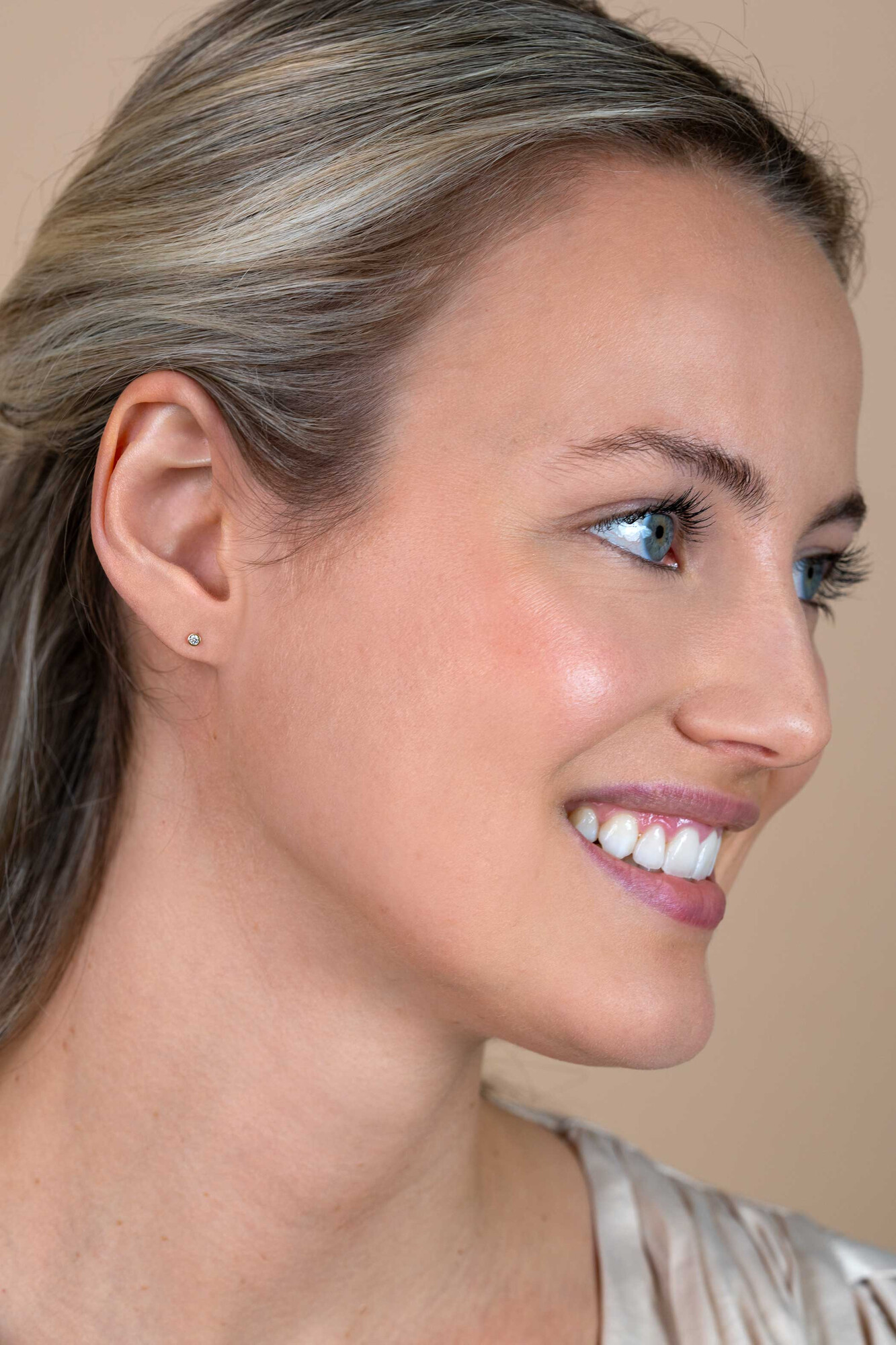 2,5mm ZINZI Gold 14 krt gouden oorstekers met ronde witte zirconia in glad kastje ZGO563
