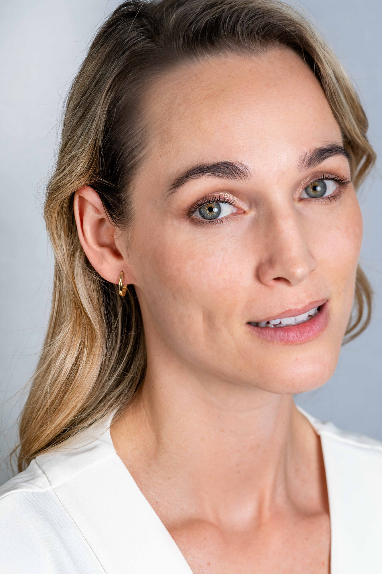 12mm ZINZI Gold 14 krt gouden oorringen met luxe klapsluiting 12mm x 1,7mm vierkante buis ZGO321