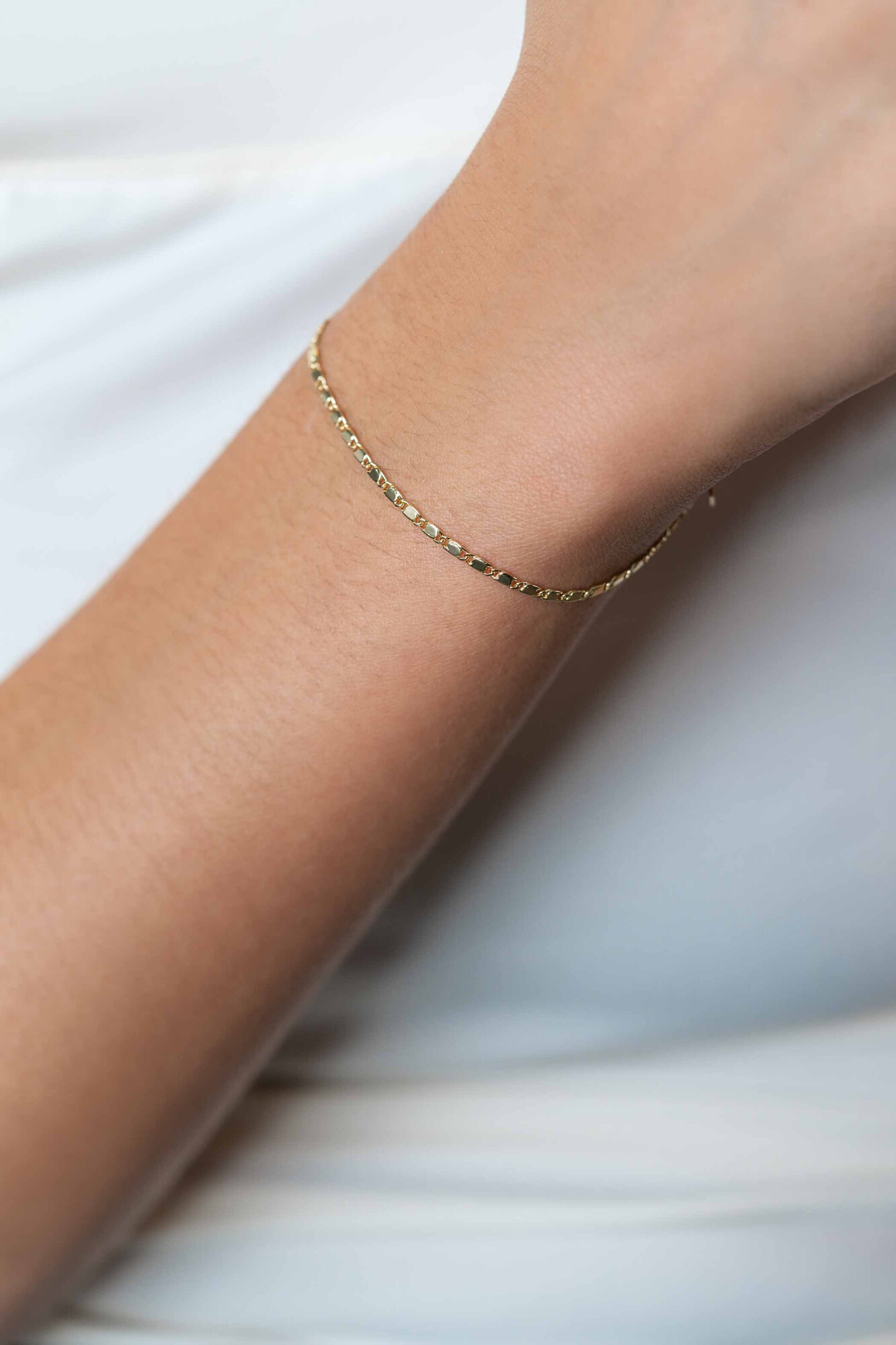 ZINZI Gold 14 karaat gouden massieve armband met glanzende fantasie plaatjes 1,7mm breed 17-19cm ZGA497
