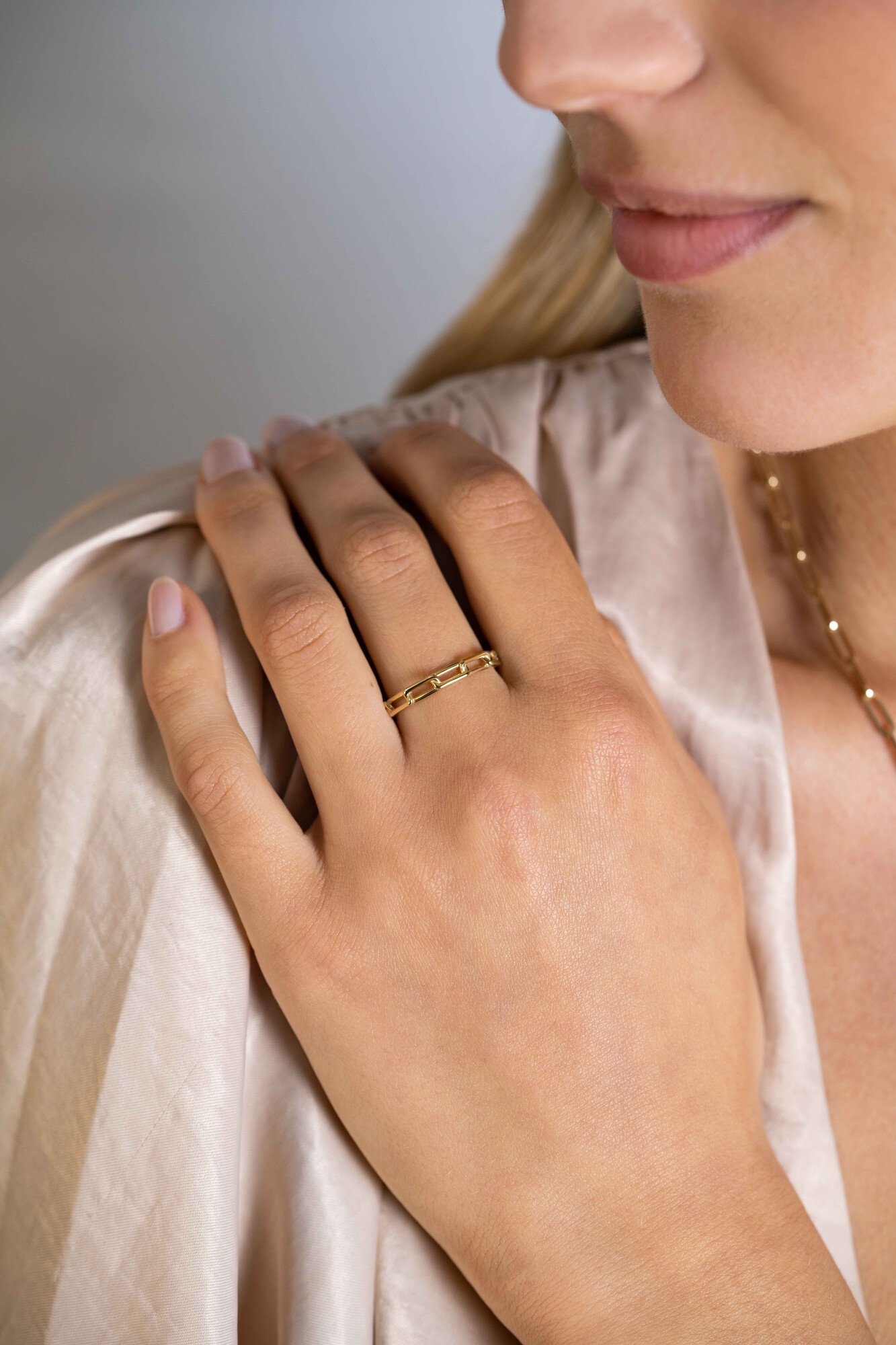 ZINZI Gold 14 krt gouden schakelring van 3mm breed, met de populaire paperclip-schakel ZGR346C