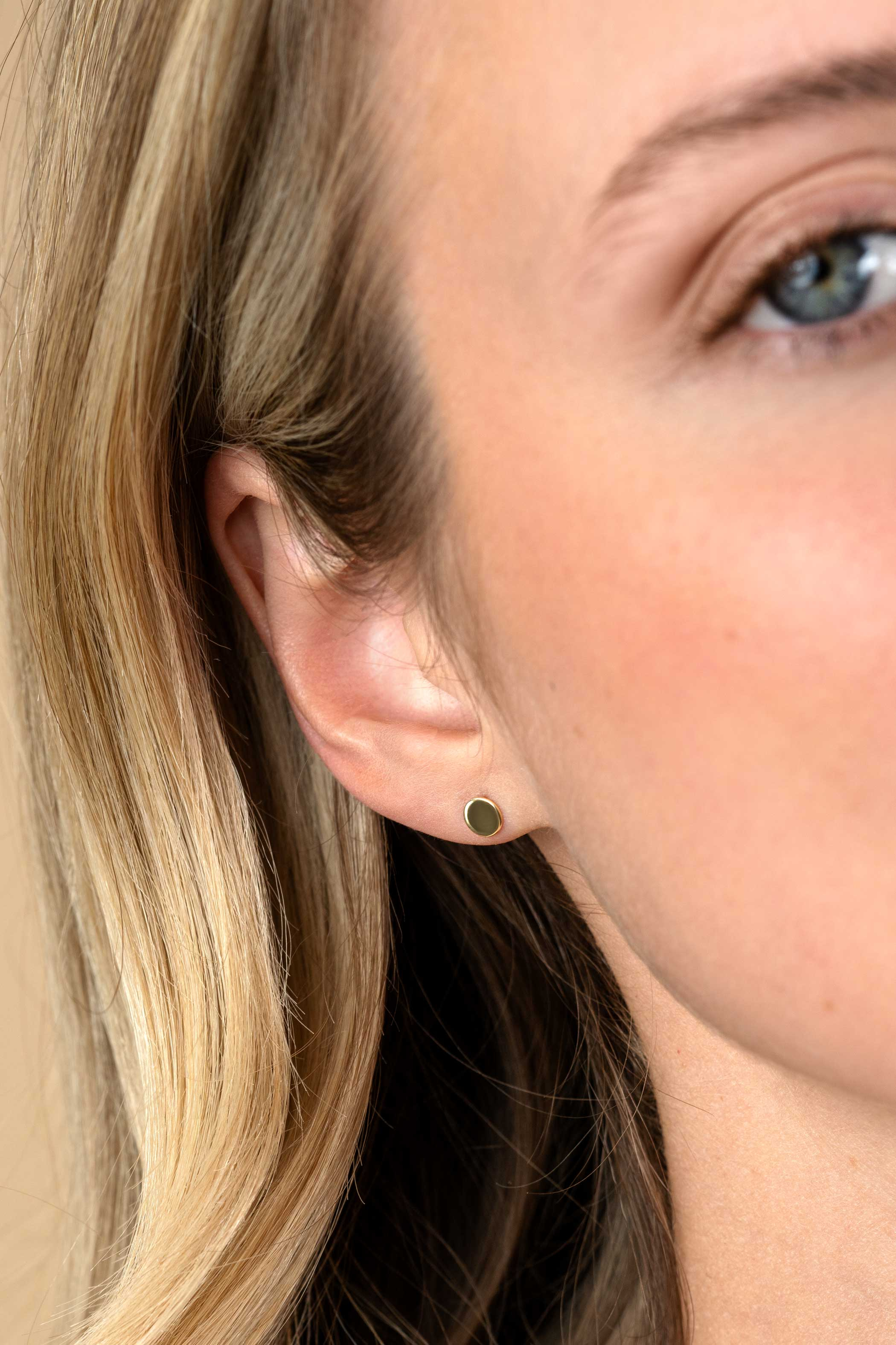 5mm ZINZI Gold 14 karaat gouden oorknoppen glad rond 5mm ZGO503
