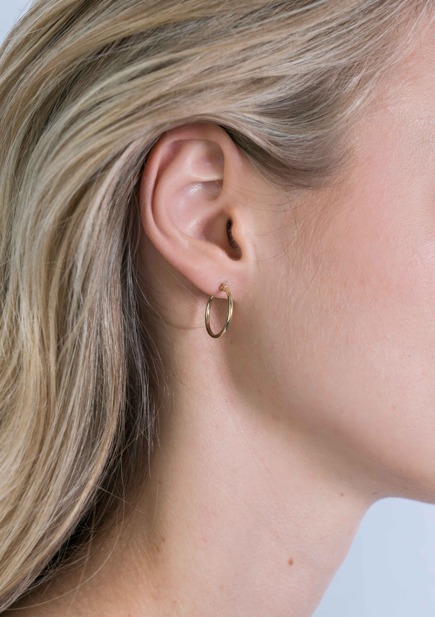 ZINZI Gold 14 karaat gouden oorringen ronde buis 17,5 x 1,5mm ZGO128


