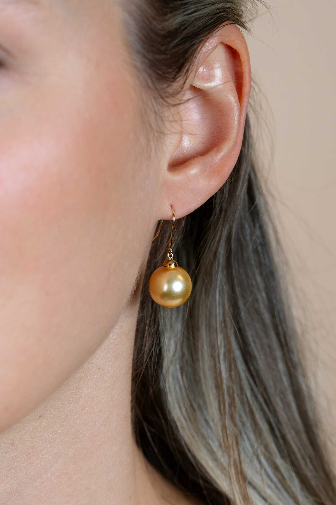 30mm ZINZI Gold 14 krt gouden oorhangers met ronde goudkleurige Swarovski crystal parel 12mm ZGO25G