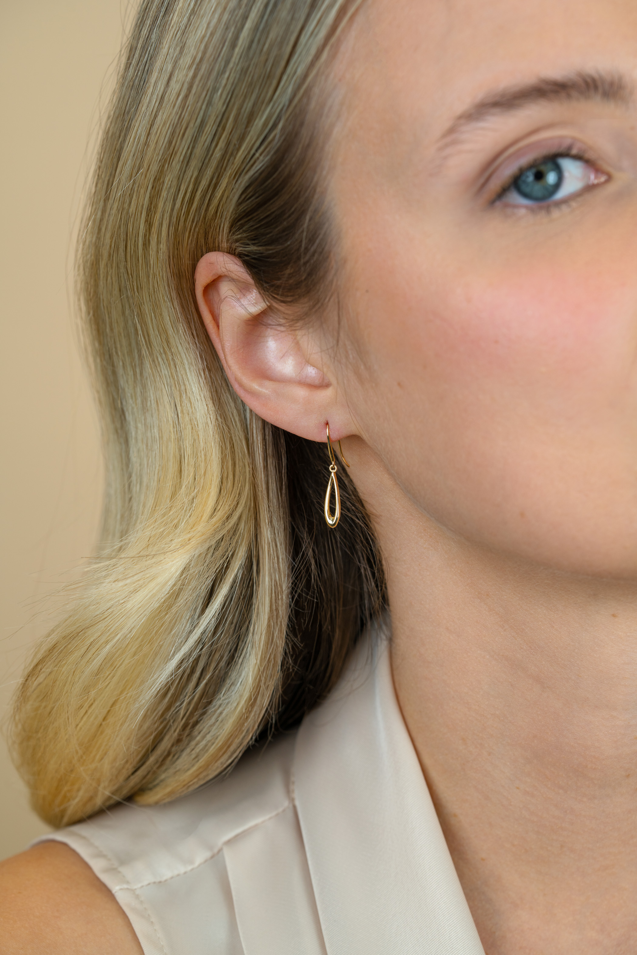 25mm ZINZI Gold 14 krt gouden oorhangers met open peervorm ZGO541