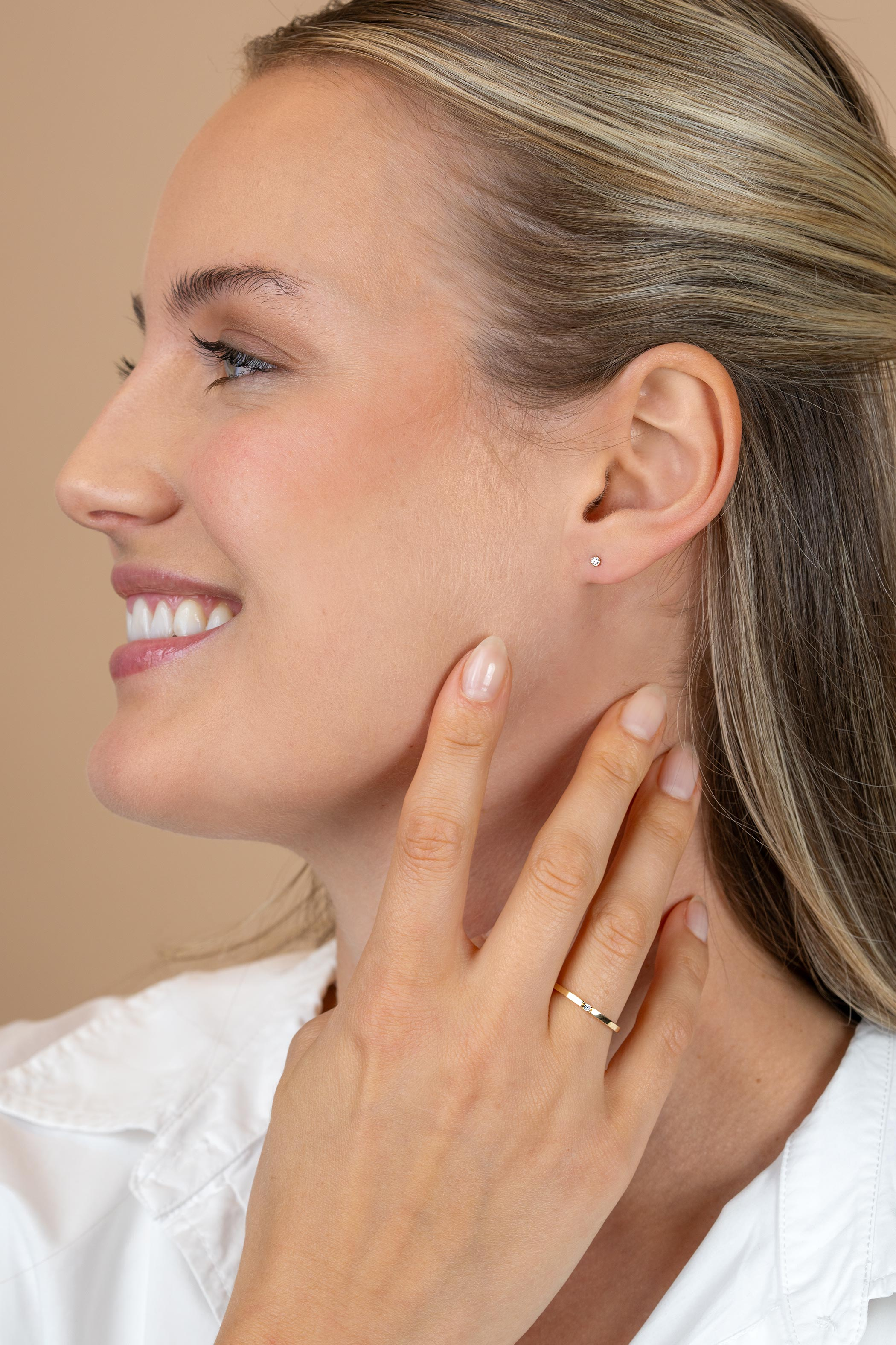 ZINZI Gold 14 krt gouden ring (1,6mm breed) bezet met witte zirconia ZGR561
C