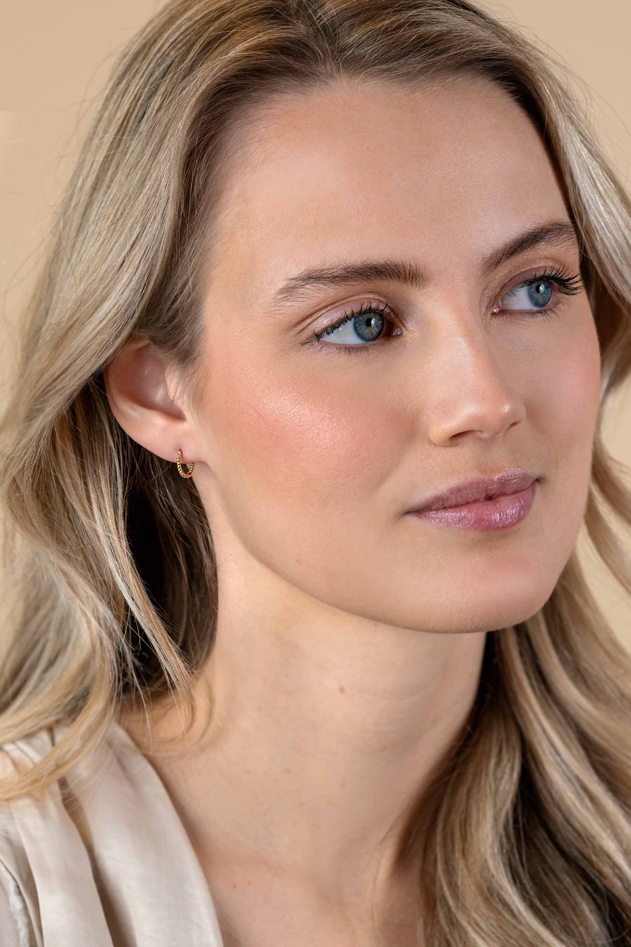 10mm ZINZI Gold 14 krt gouden oorringen, luxe klapsluiting 10x1,3mm ZGO468

