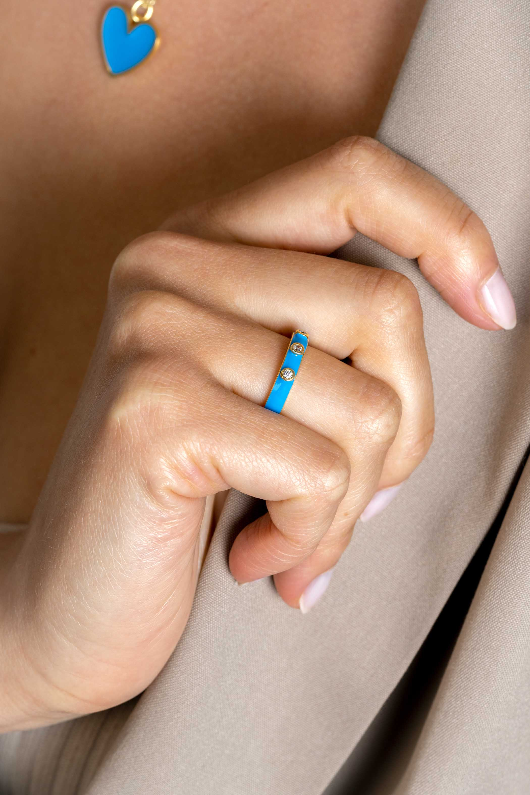 ZINZI gold plated zilveren aanschuifring trendy blauw emaille en witte zirconia's 3mm ZIR2315BC