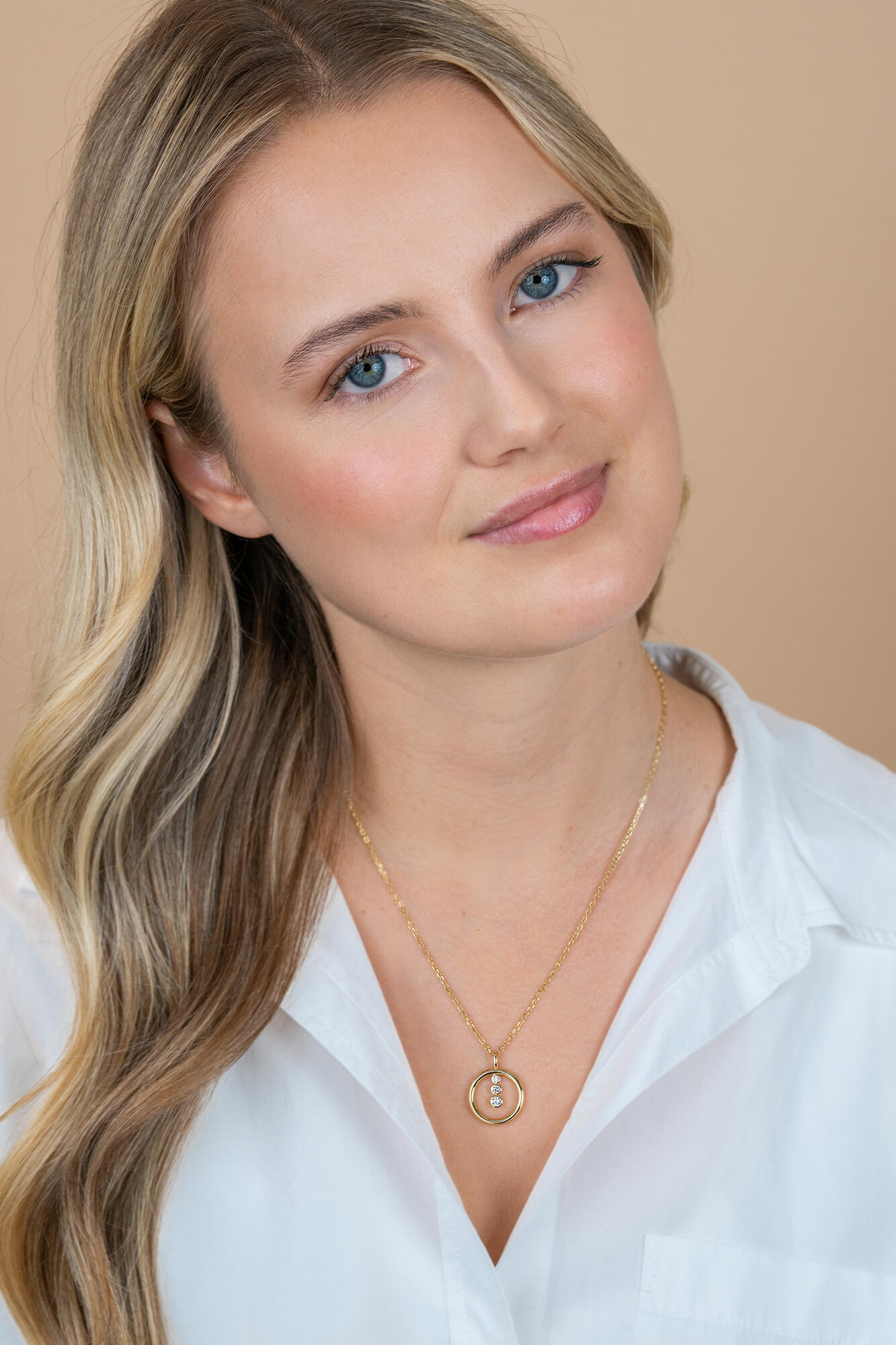 ZINZI gold plated zilveren ketting 45cm met ronde hanger en drie fonkelende witte zirkonia's ZIC2820Y