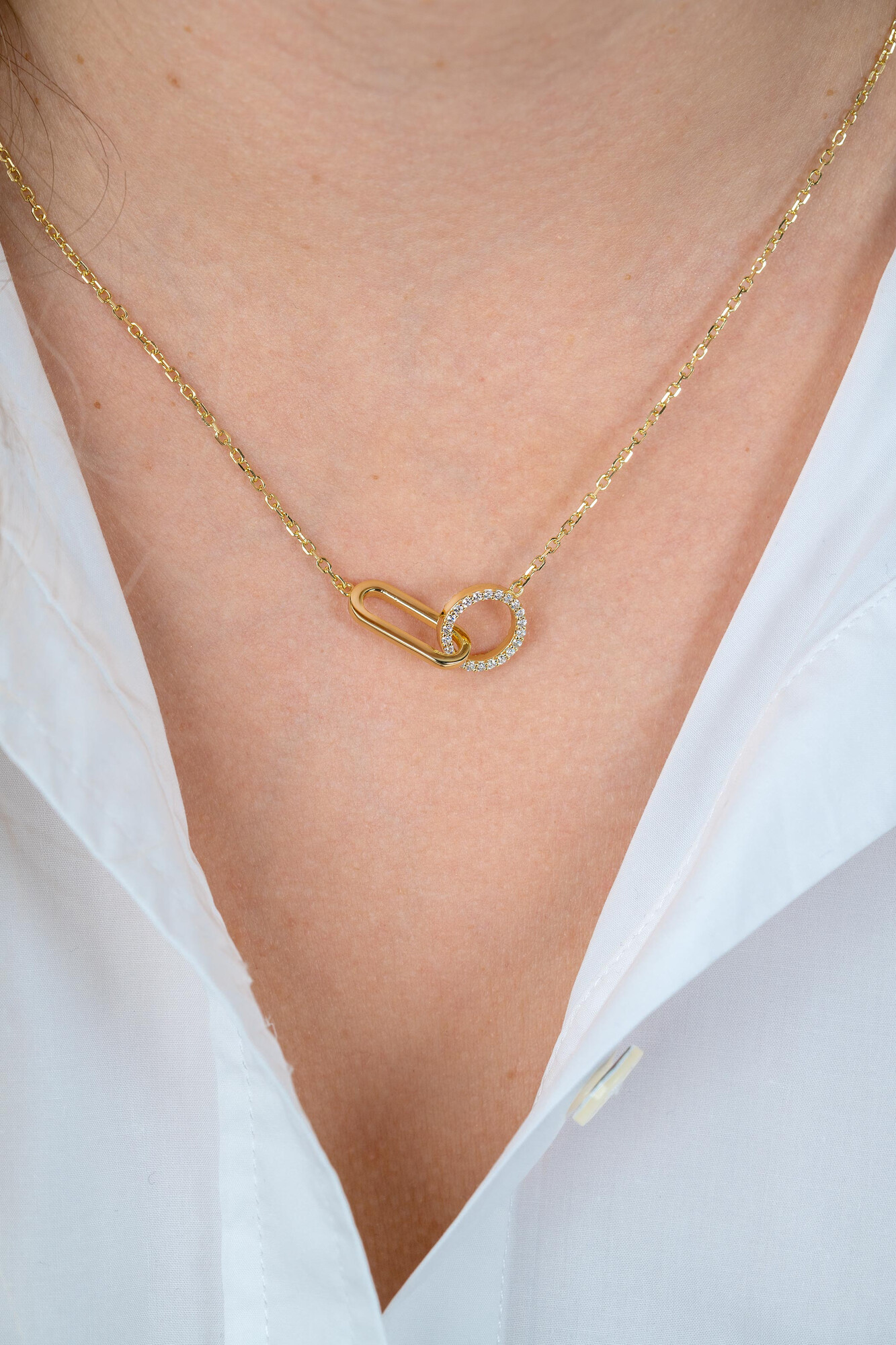 ZINZI gold plated zilveren ketting 45cm met twee verbonden schakels, bezet met witte zirkonia's ZIC2809