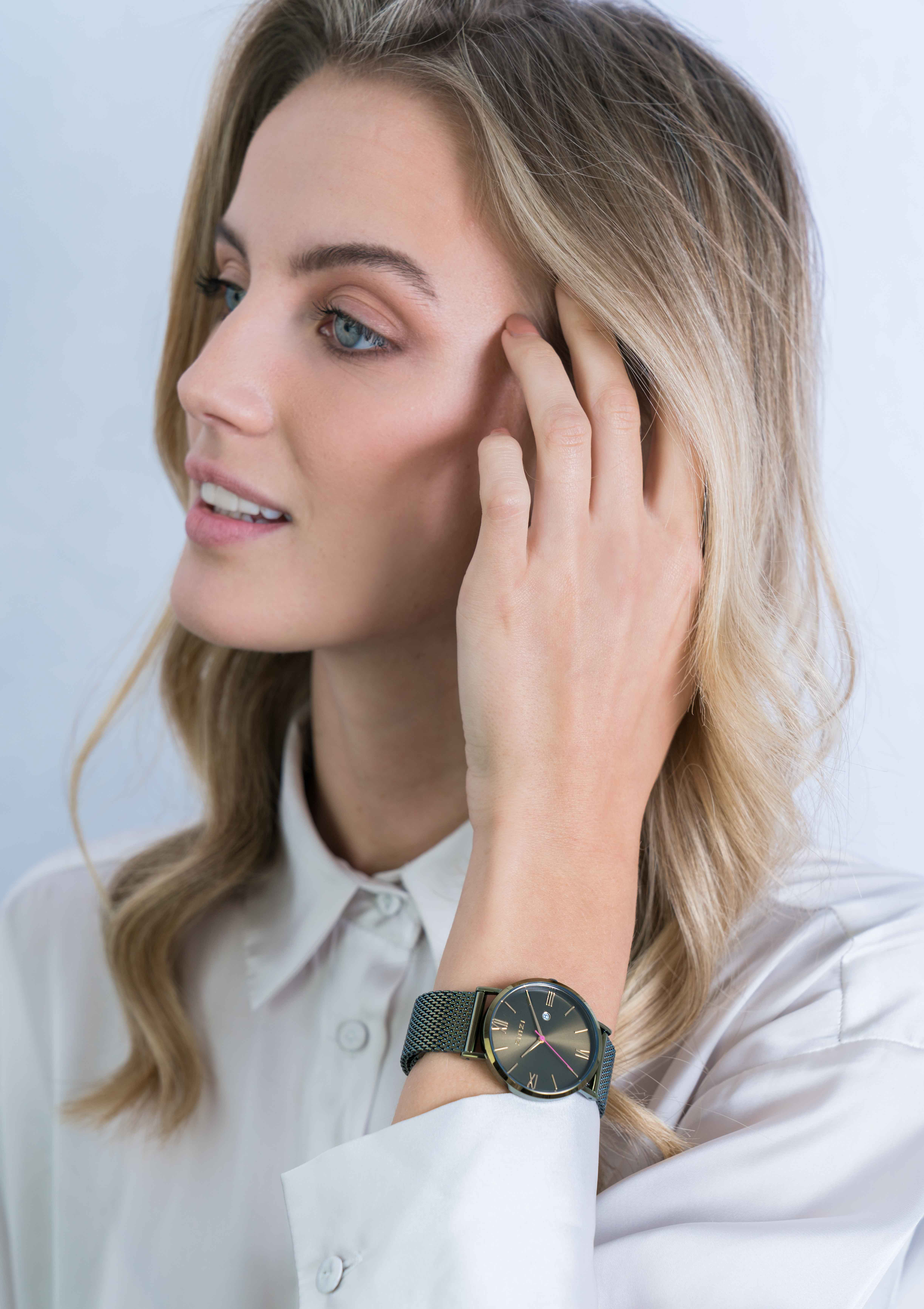 ZINZI Roman horloge olijfgroene wijzerplaat en kast met goudkleurige wijzers olijfgroene stalen mesh band 34mm ZIW544M
