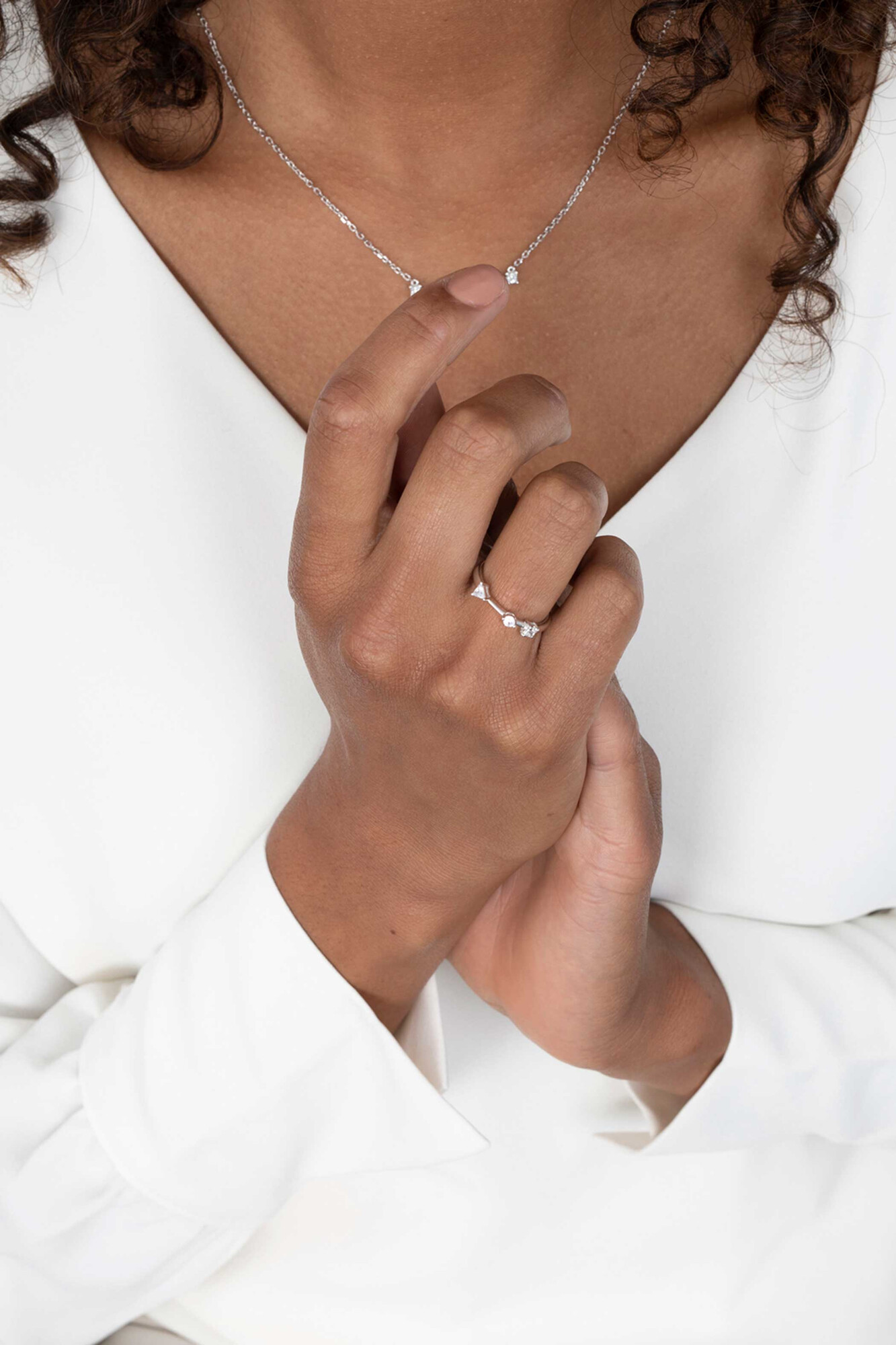 ZINZI zilveren ring rond vierkant driehoek wit ZIR2043C