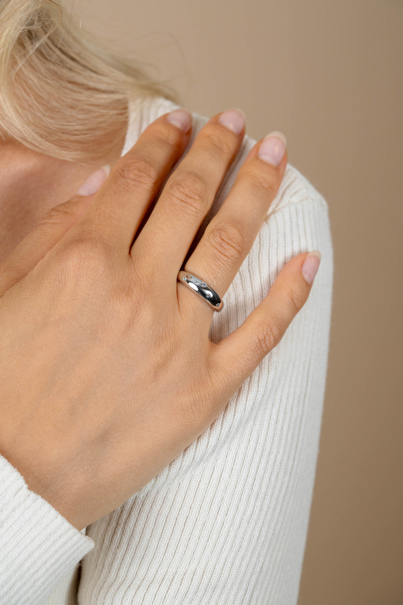 ZINZI zlv. ring halfrond met zirconia's mt.50