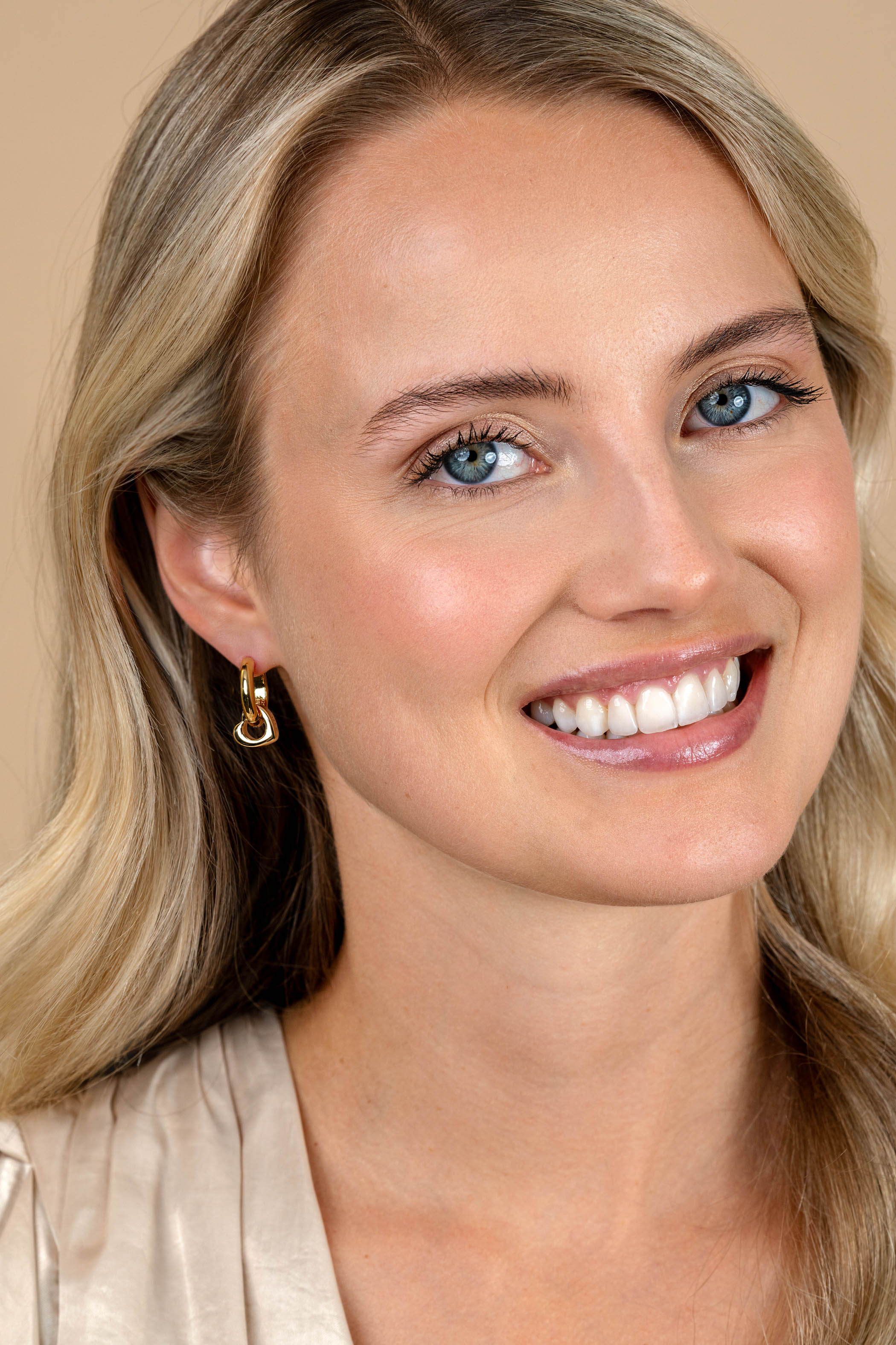 10mm ZINZI gold plated zilveren oorbedels in hartvorm ZICH2695G (zonder oorringen)