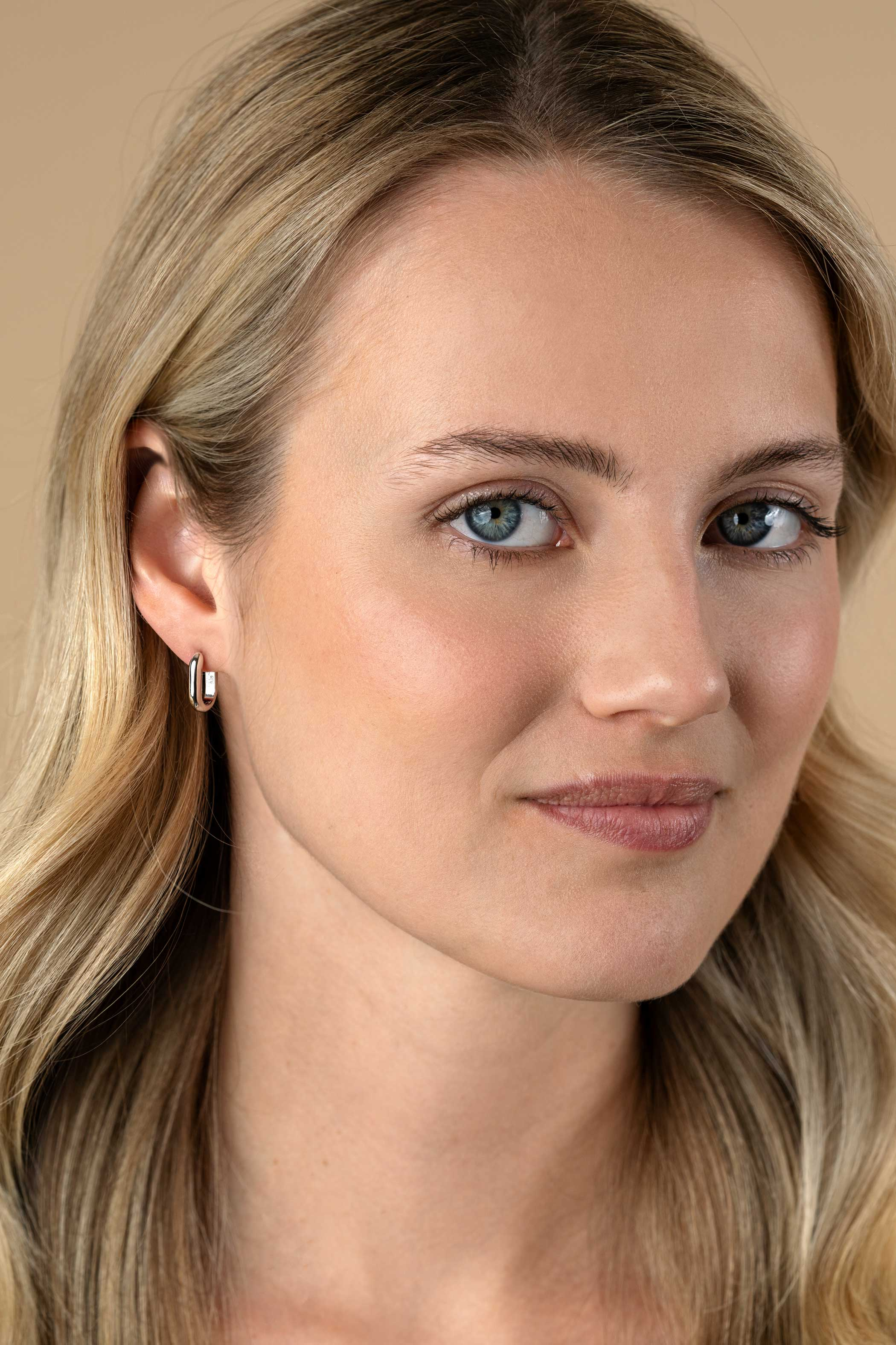 14,5mm ZINZI zilveren oorringen in ovale vorm met ronde buis 3mm breed ZIO2603