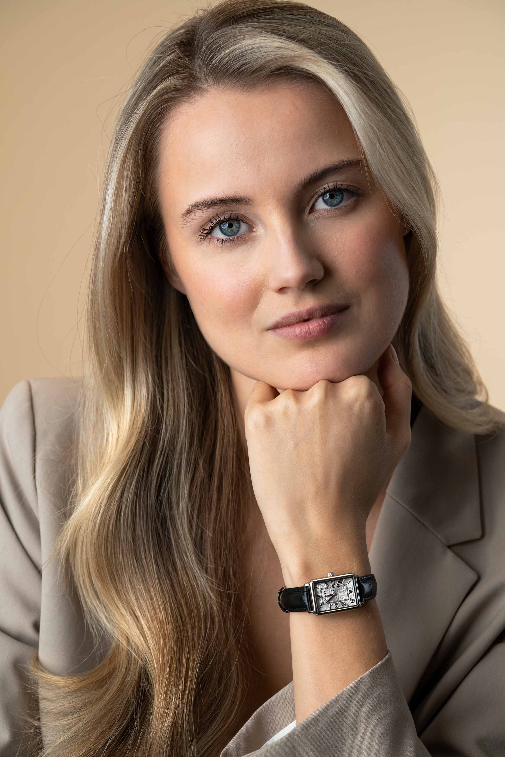 ZINZI Elegance horloge witte wijzerplaat en rechthoekige kast zwarte leren band 28mm extra dun ZIW1906Z
