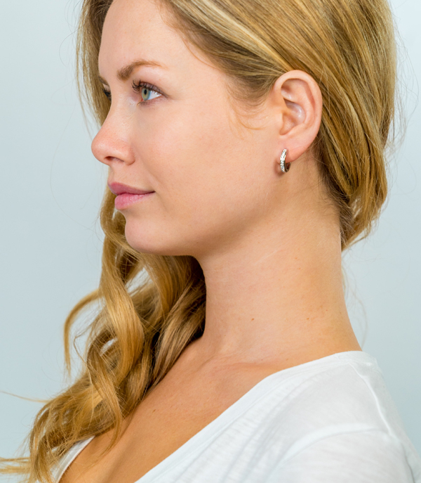 Zinzi zilveren oorringen 17 x 3mm witte zirconia's met luxe klapsluiting ZIO186Z 
