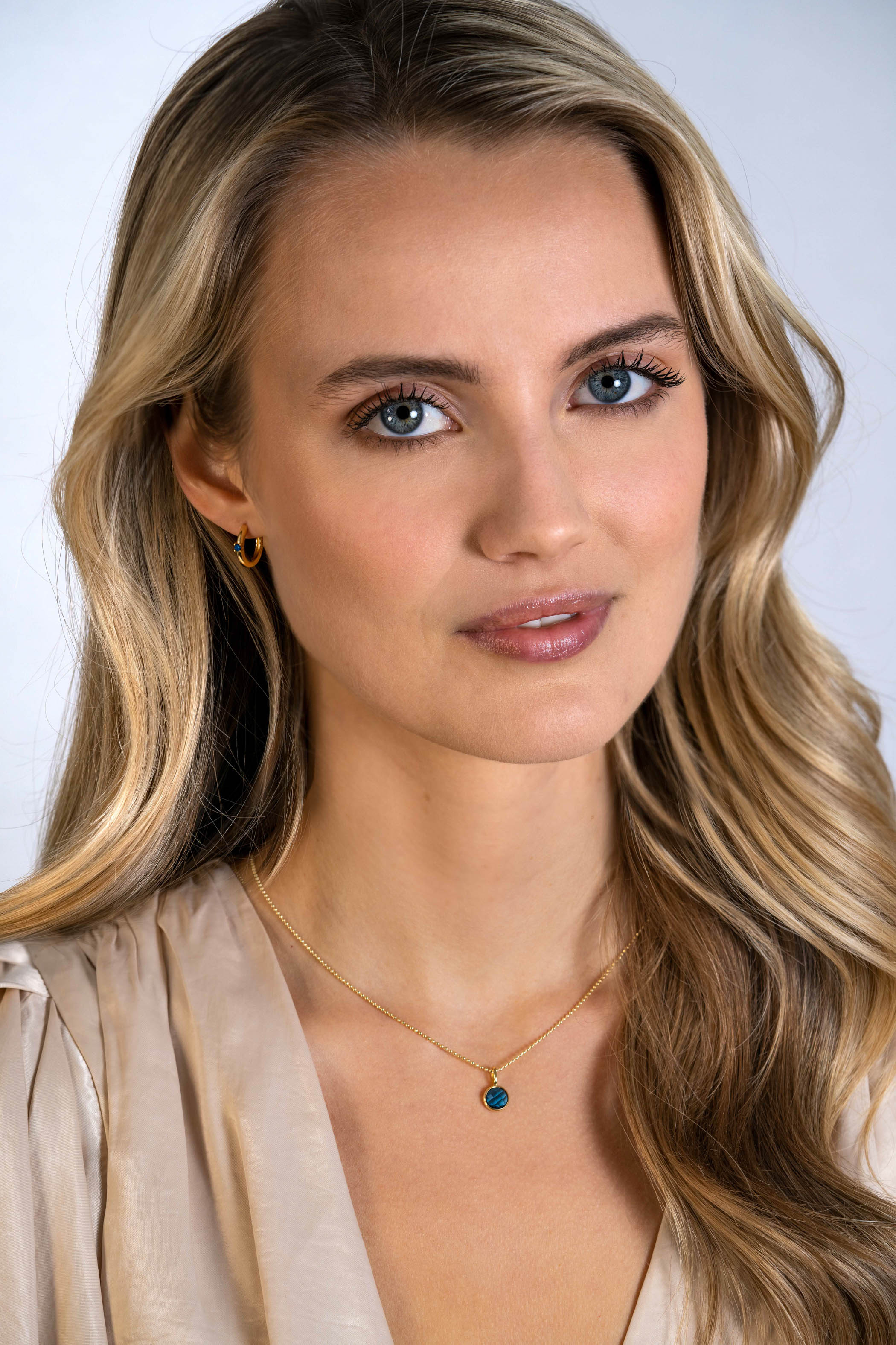 MAART hanger 8mm gold plated geboortesteen blauw aquamarijn zirconia (zonder collier)