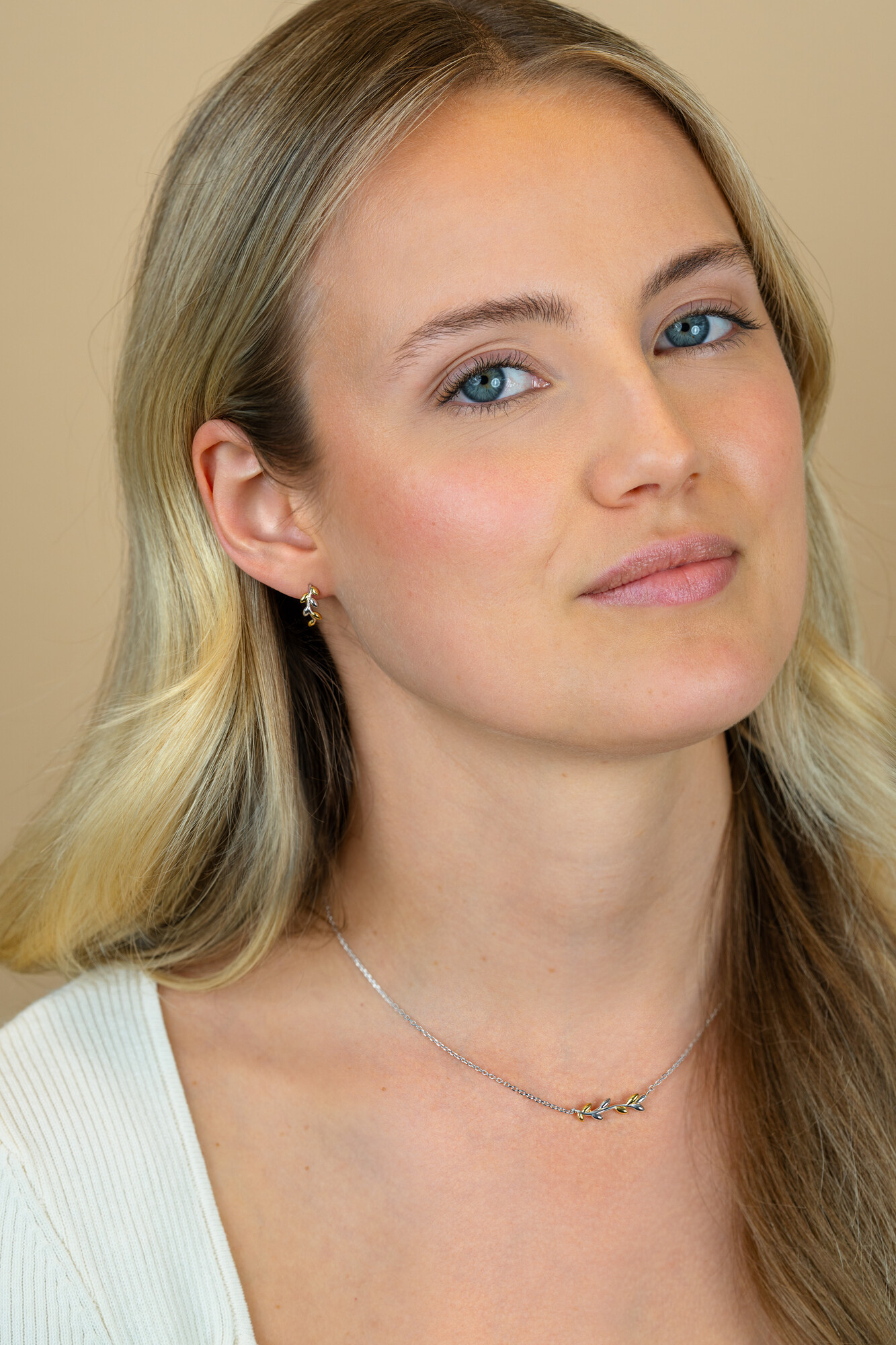 ZINZI zilveren ketting 42–45cm met sierlijk bicolor takje met bladeren ZIC2740