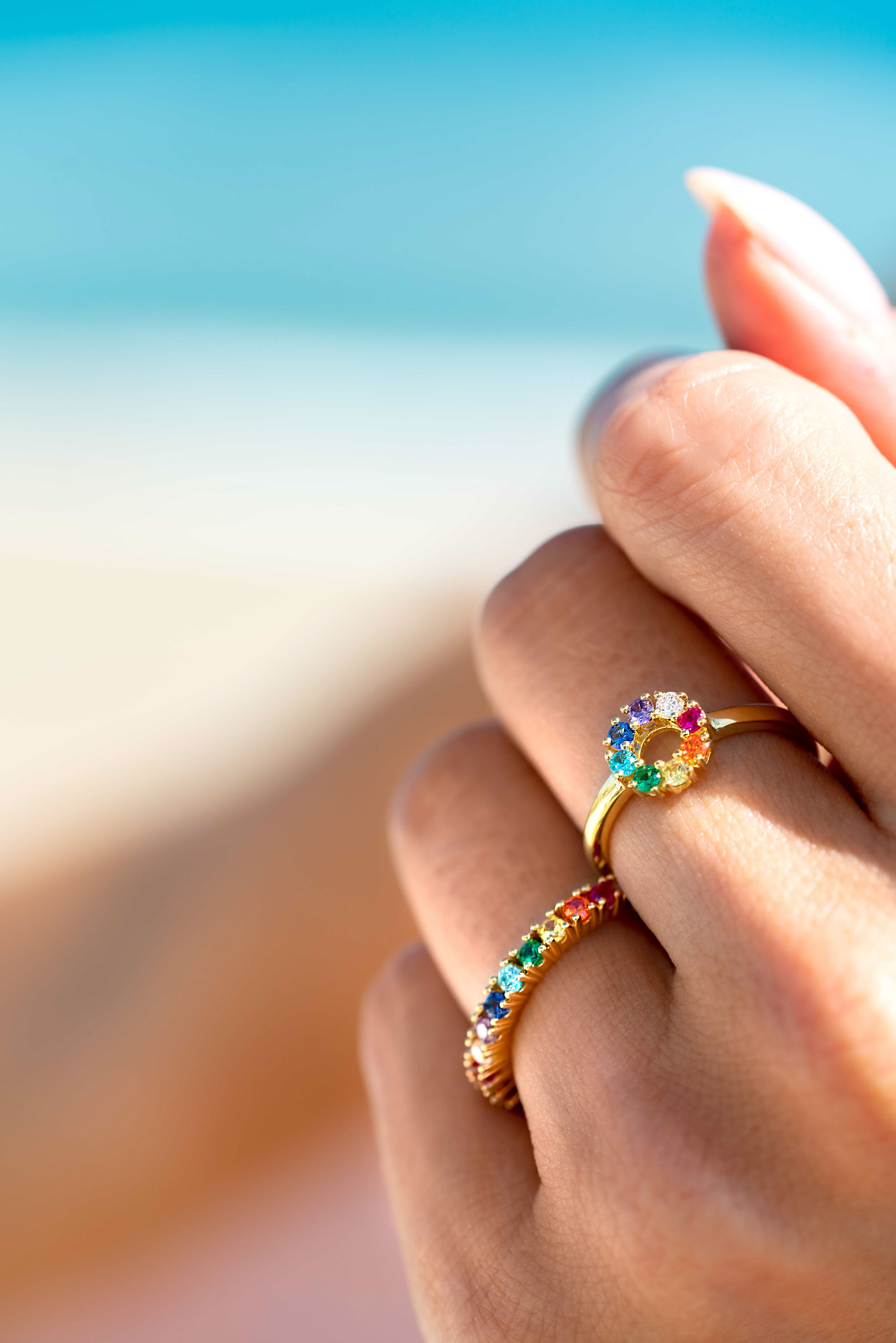 ZINZI zilveren ring 14K geel verguld 8,5mm bezet regenboog ZIR2172