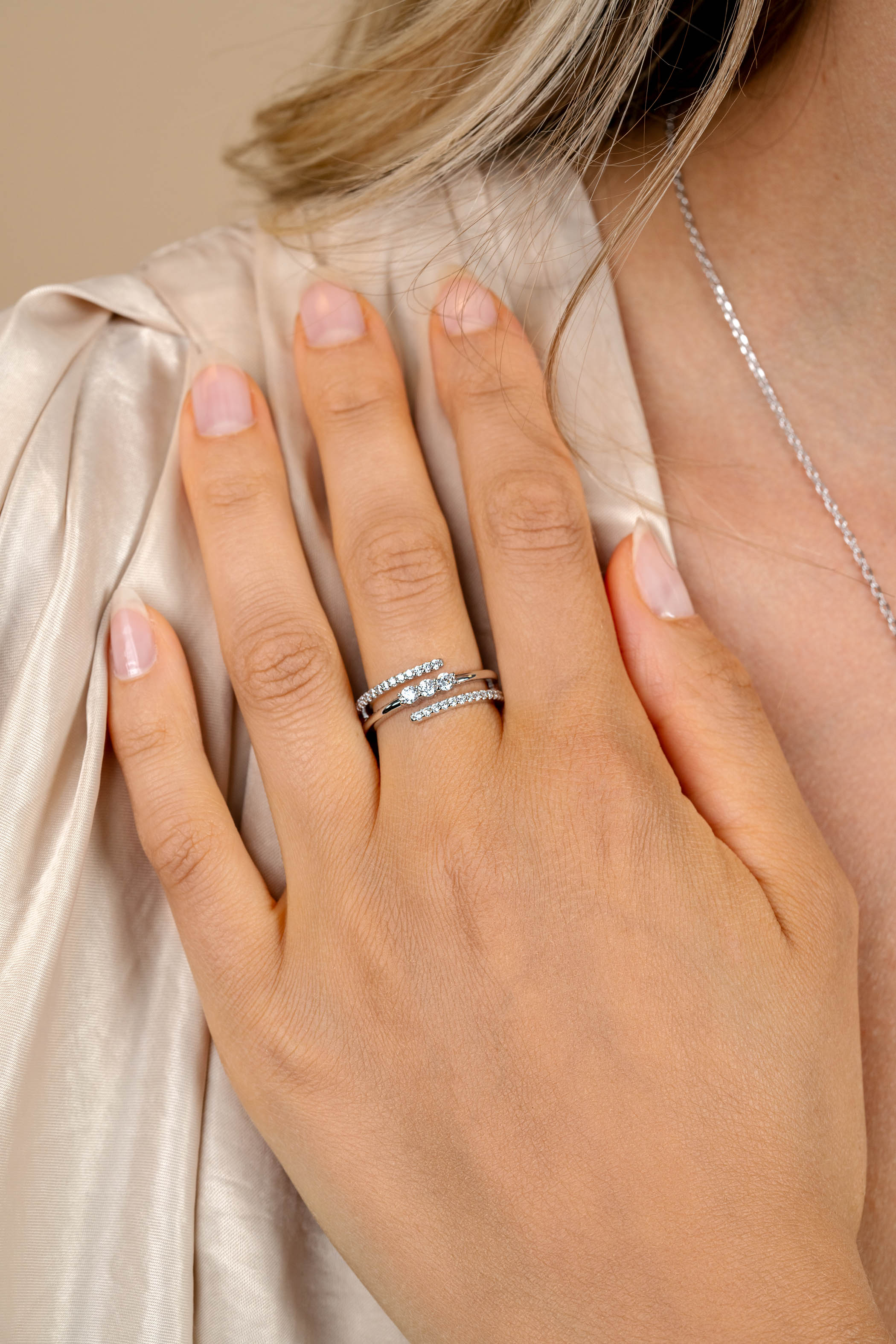 ZINZI zilveren multi-look ring (8mm breed) met 3 rijen, bezet met witte zirconia's ZIR2645C