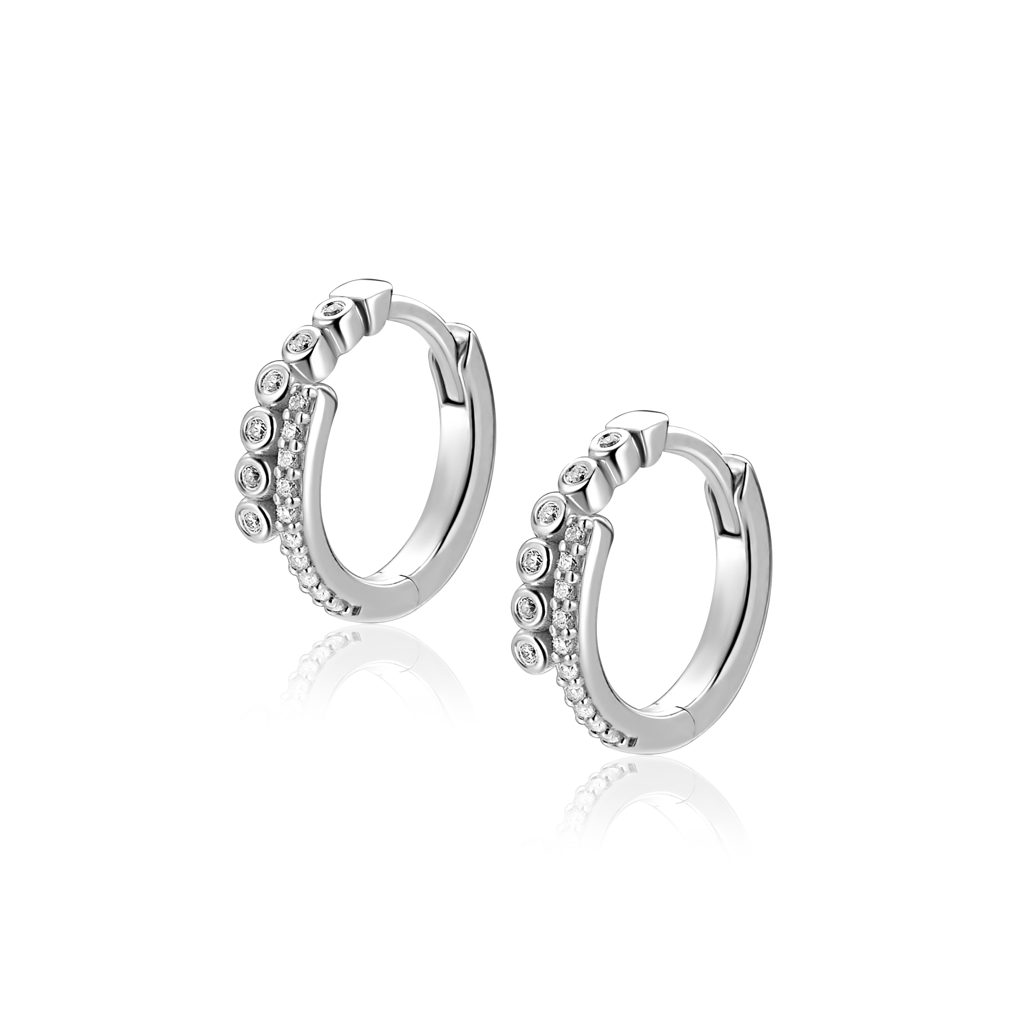 14mm ZINZI zilveren oorringen slagmodel bezet met witte zirkonia’s, luxe scharniersluiting ZIO2729