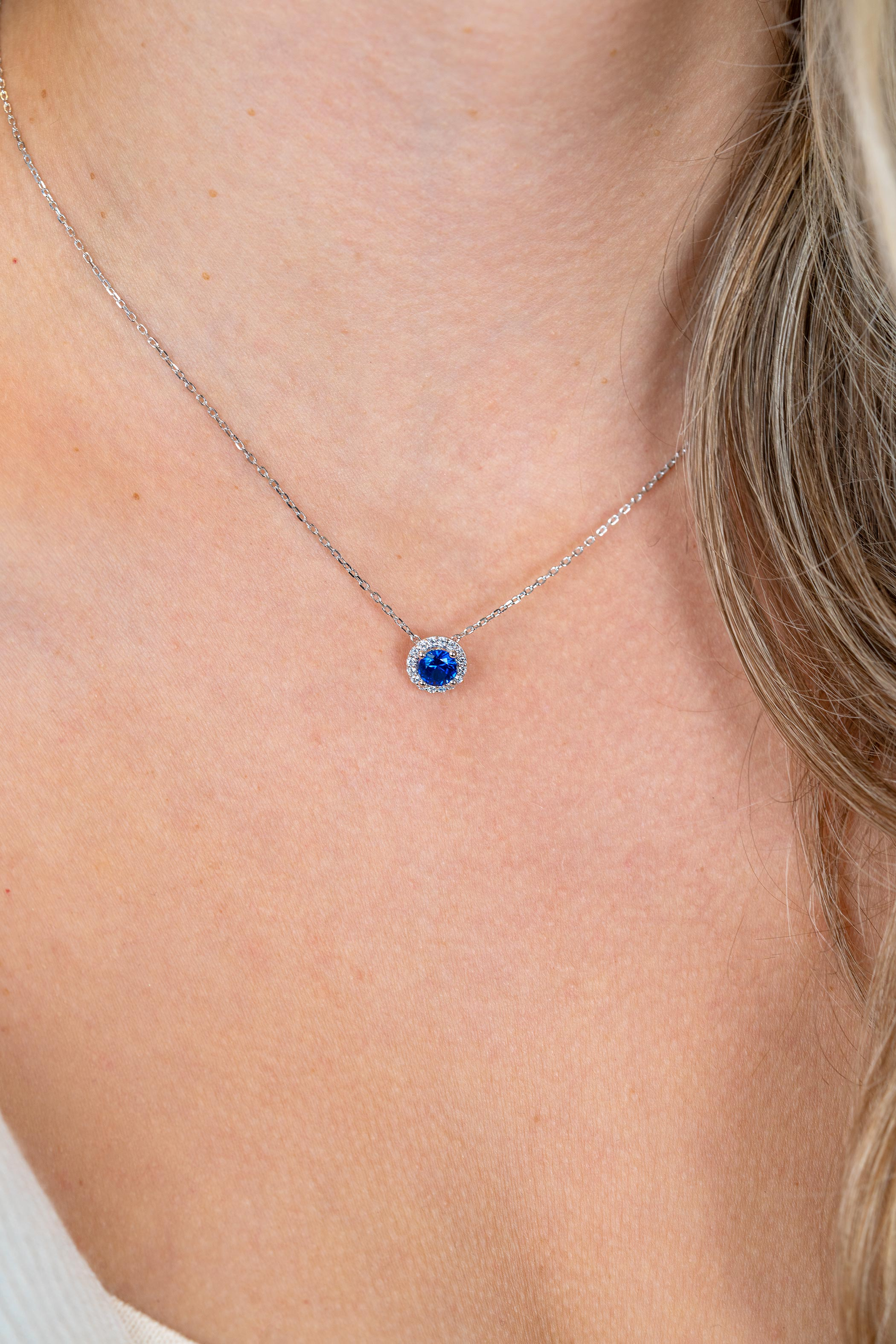 ZINZI zilveren ketting 45cm met saffierblauwe kleursteen in entourage zetting ZIC2697B