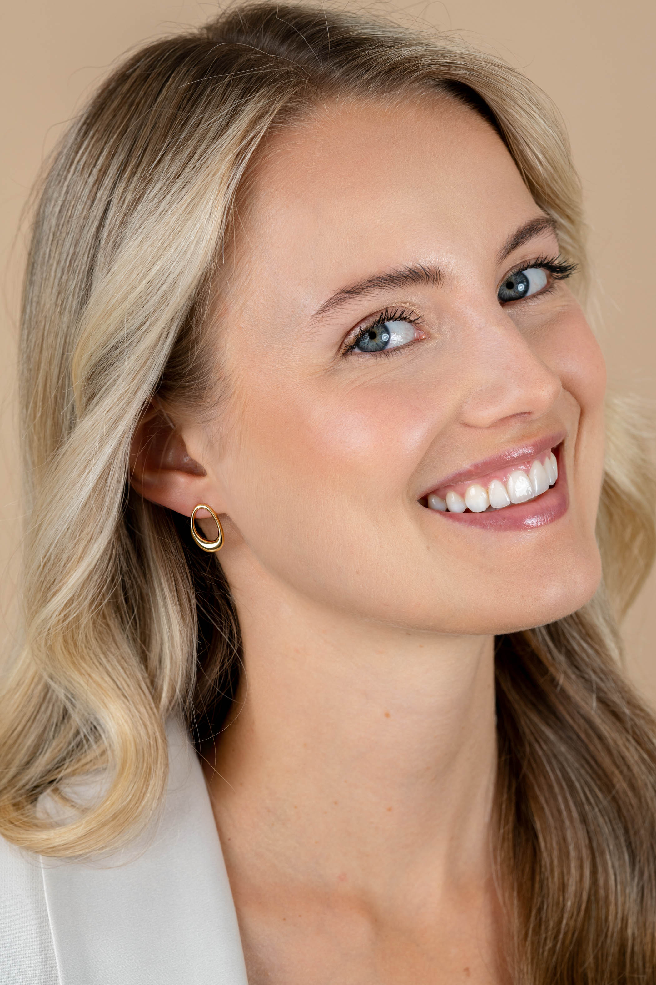 17mm ZINZI gold plated zilveren oorstekers open rond in organische vorm ZIO2670G