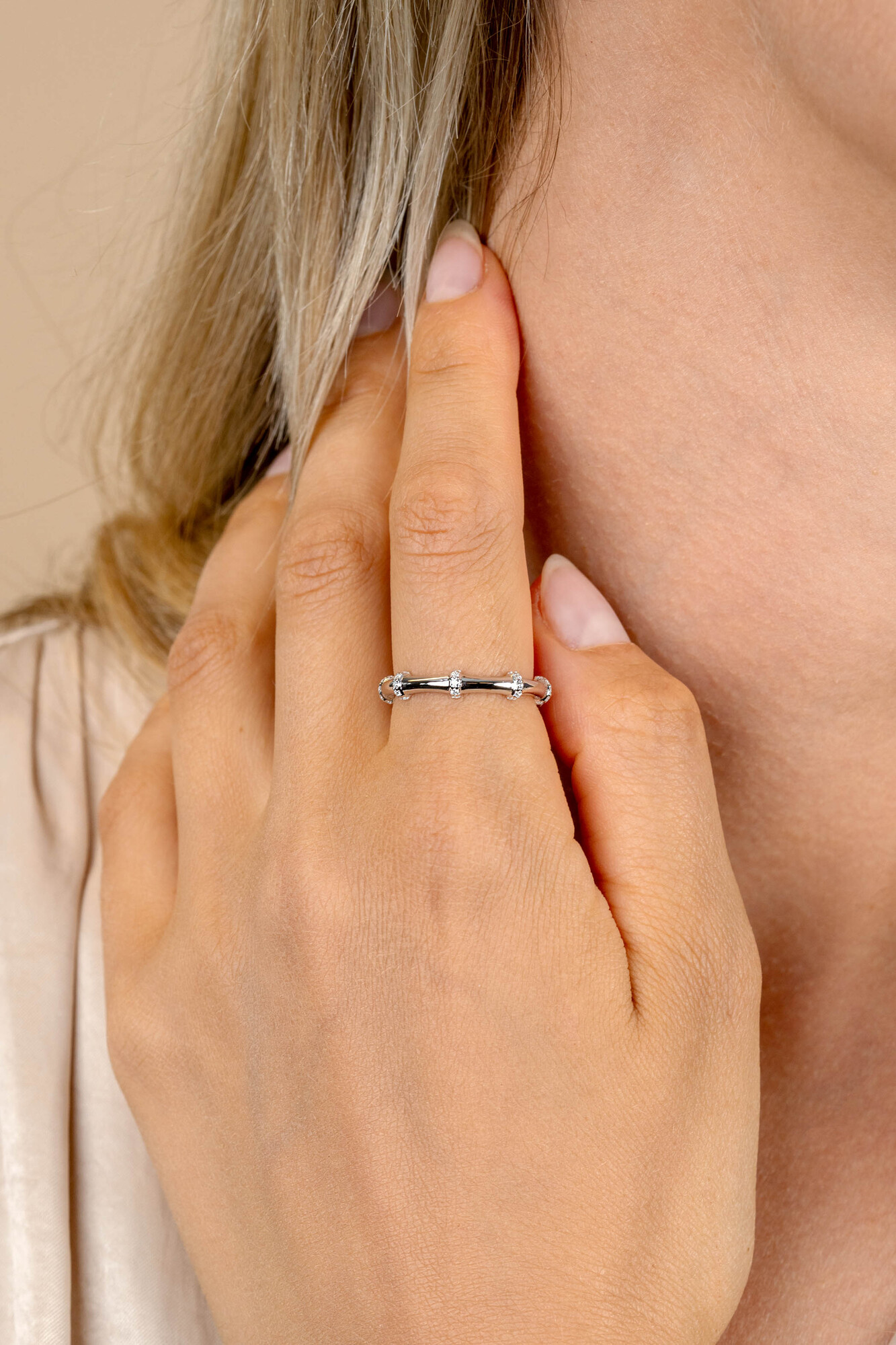 ZINZI zilveren aanschuifring (3,5mm breed) bamboo uitstraling, bezet met witte zirkonia's ZIR2687C