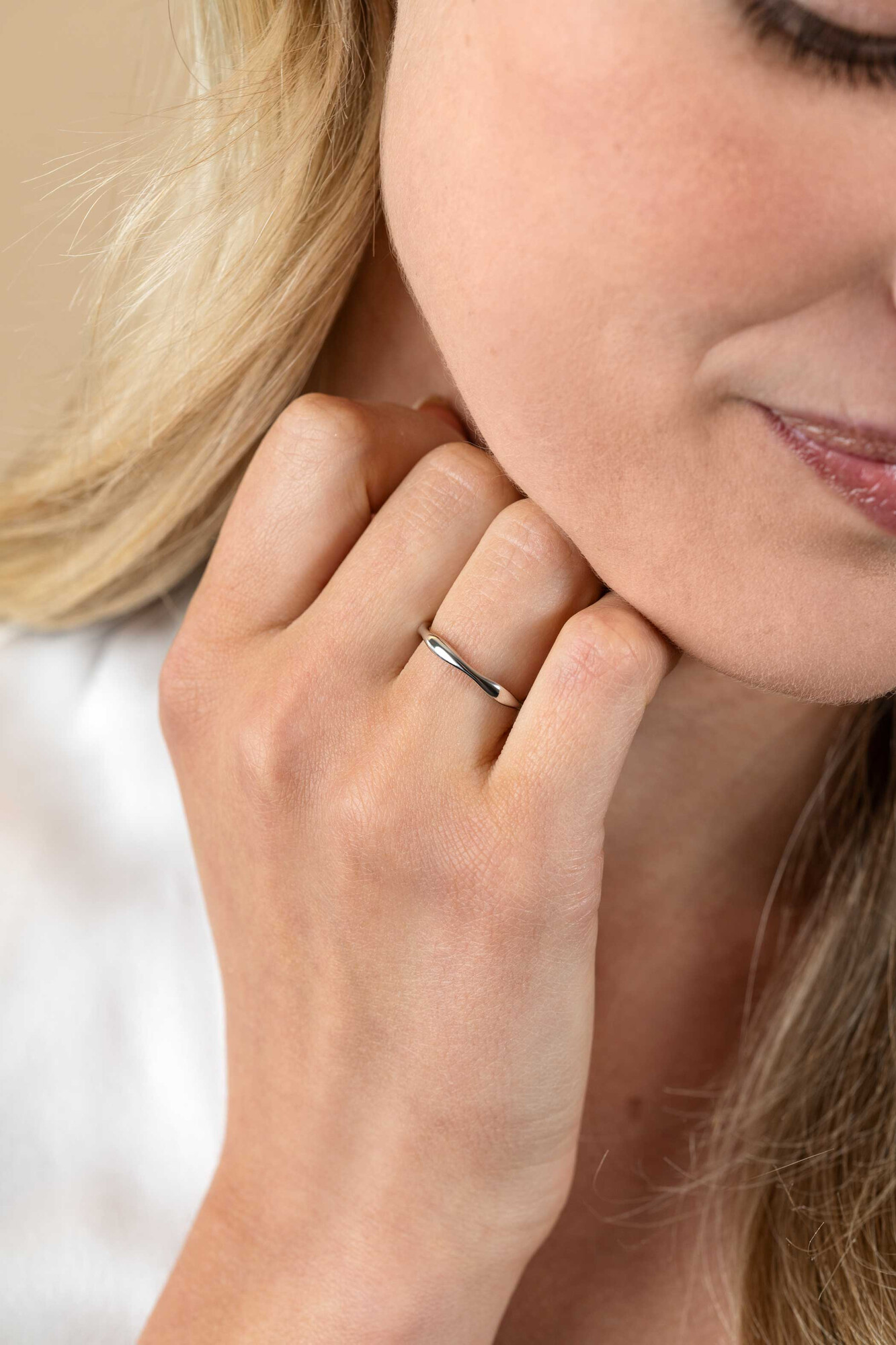 ZINZI zilveren ring organisch gevormd 2,5mm breed ZIR2610C